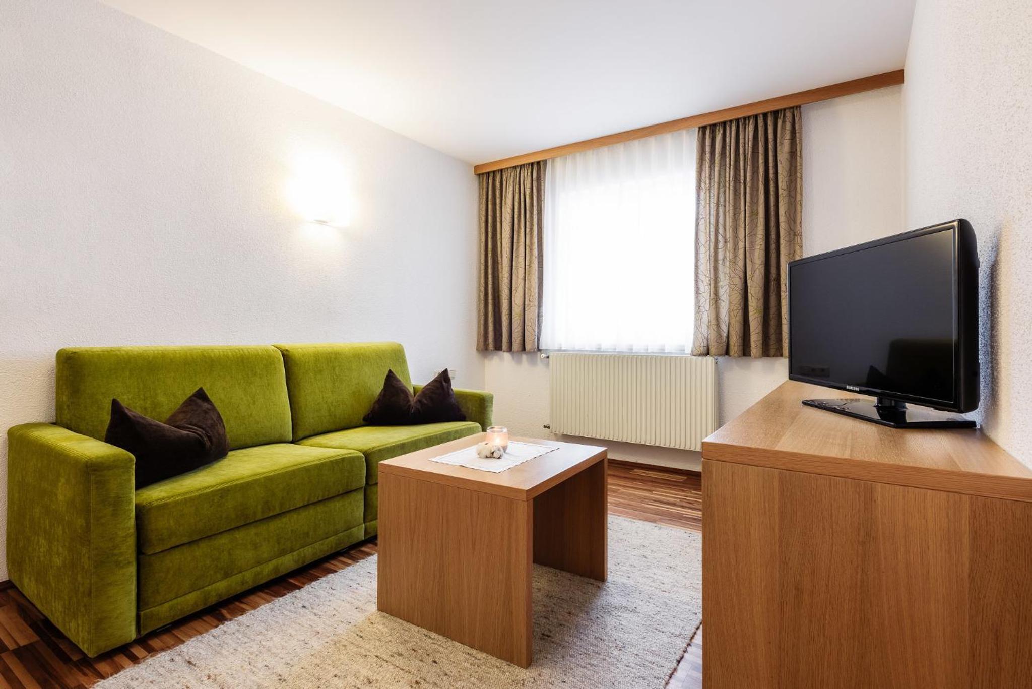 Suite - Photo 5