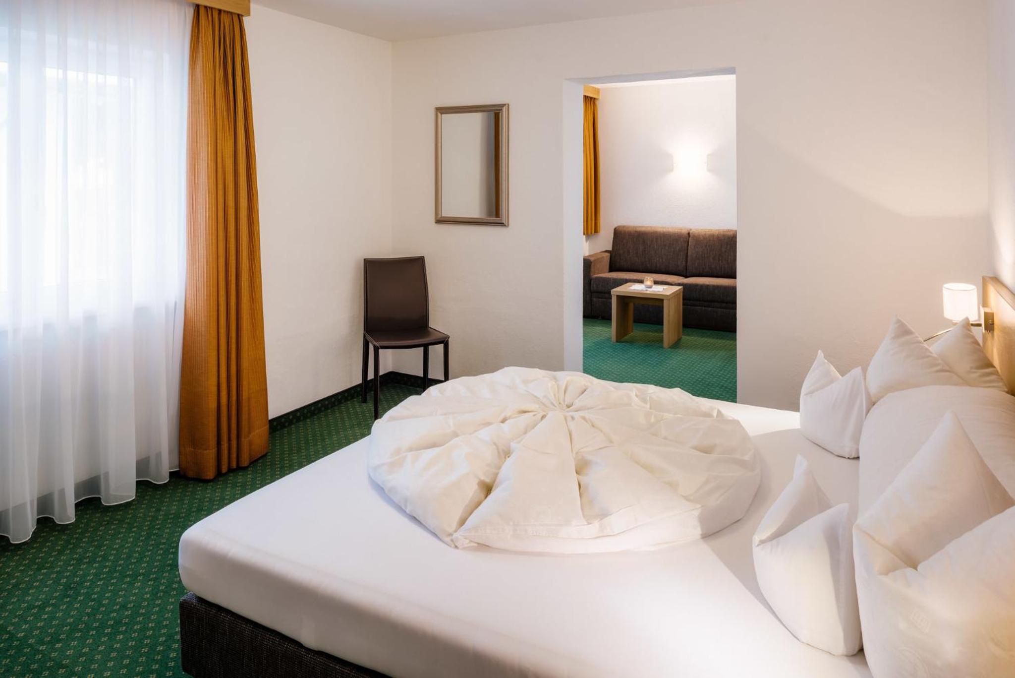 Junior Suite with Balcony photo 2