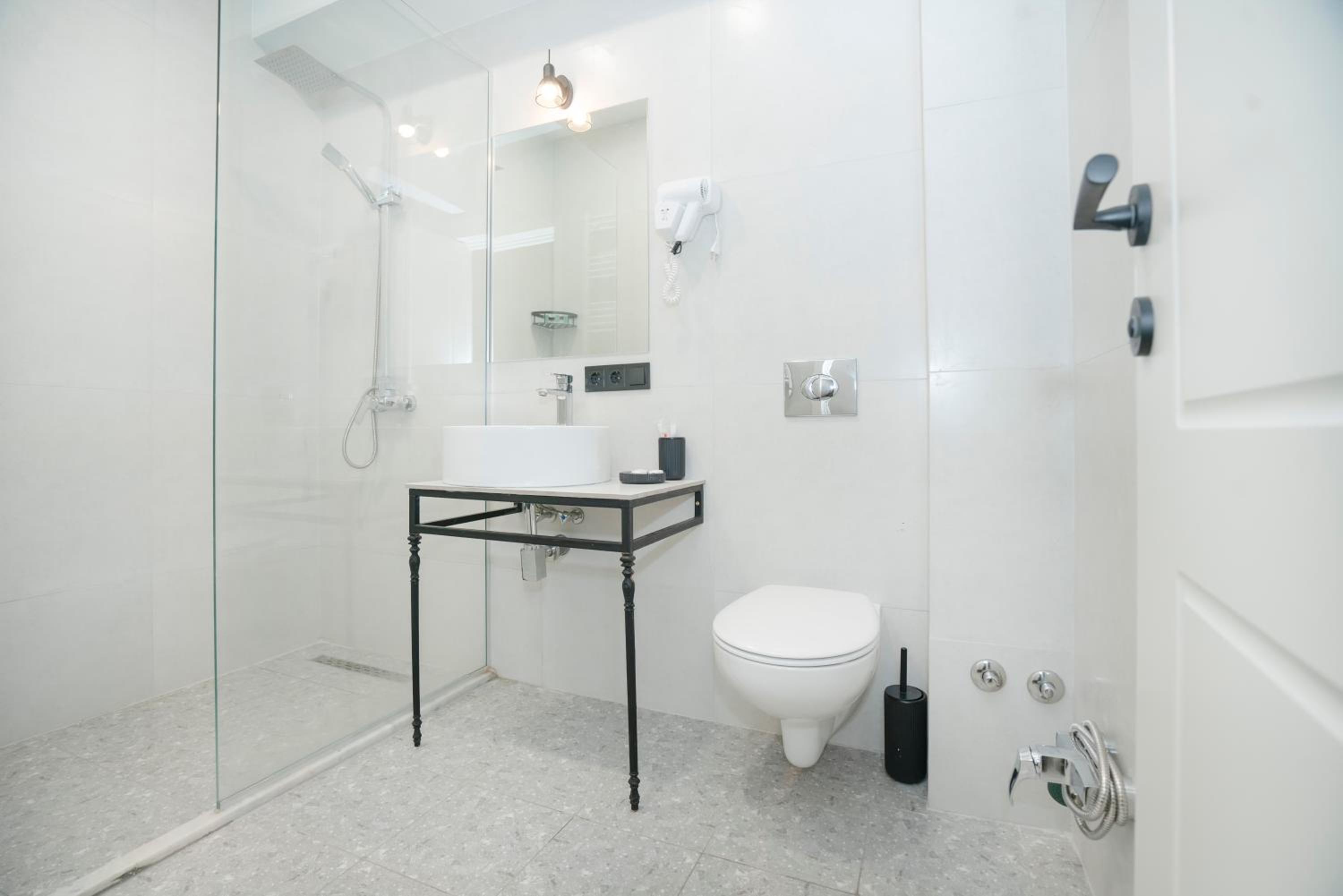 Triple Room with City View - Photo 8