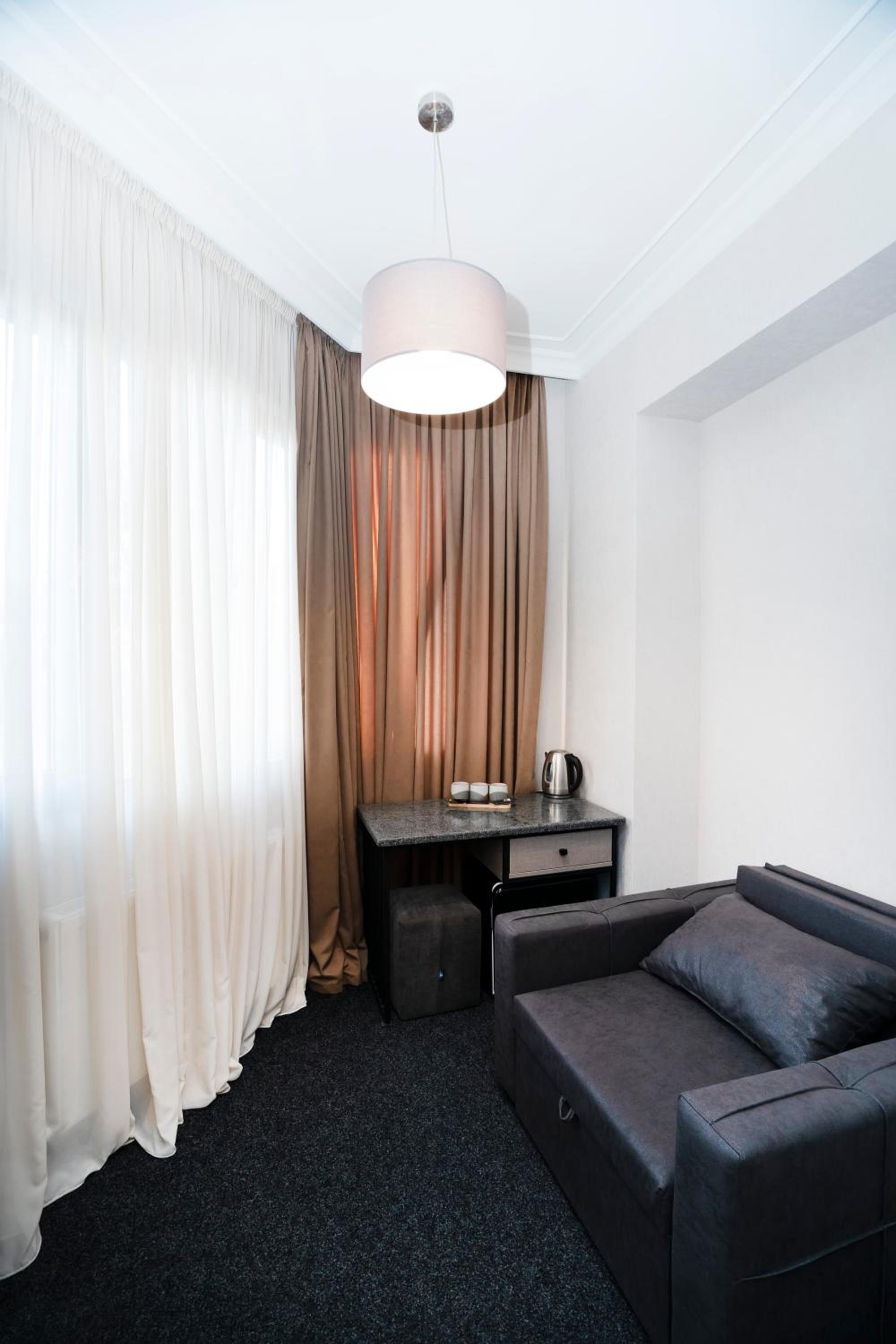 Triple Room with City View - Photo 5