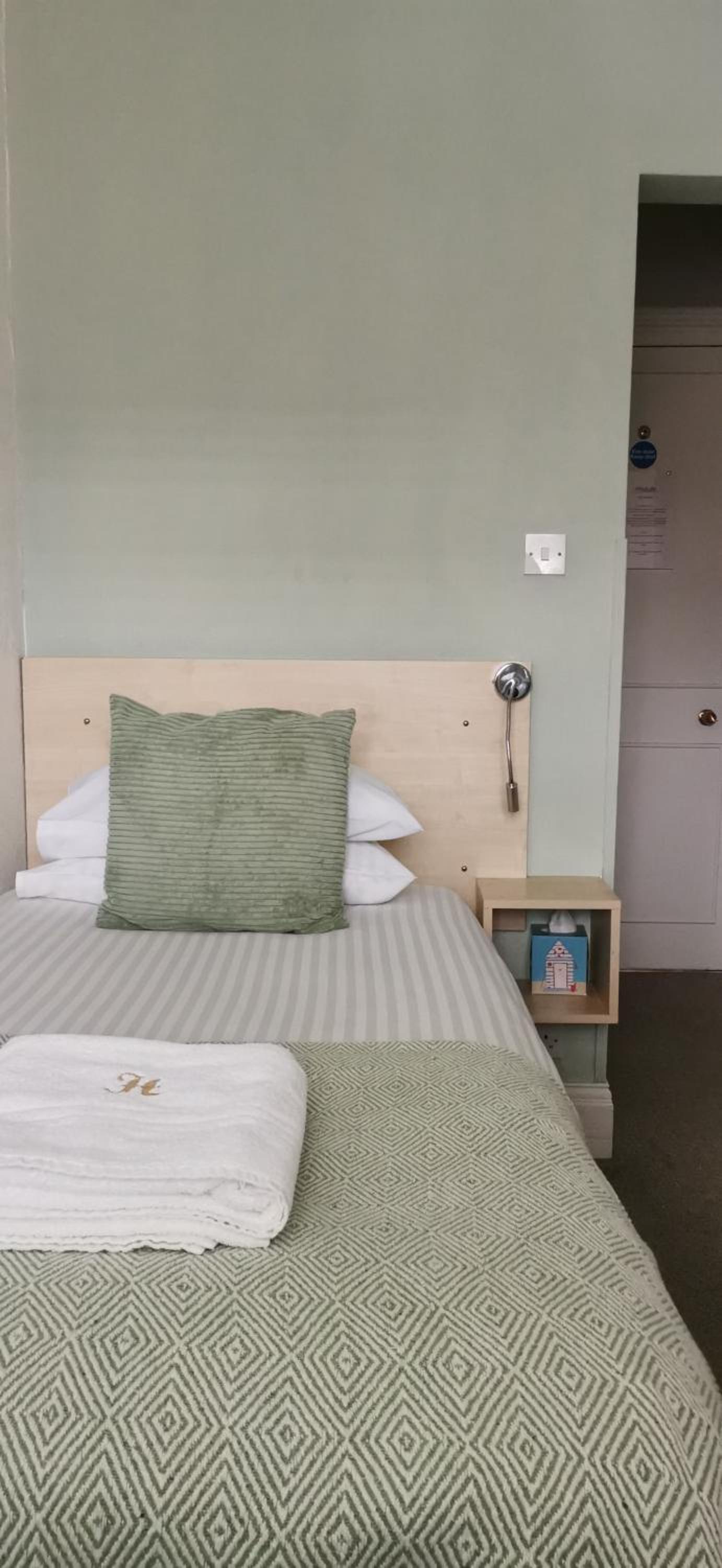 Large Single Room photo 1