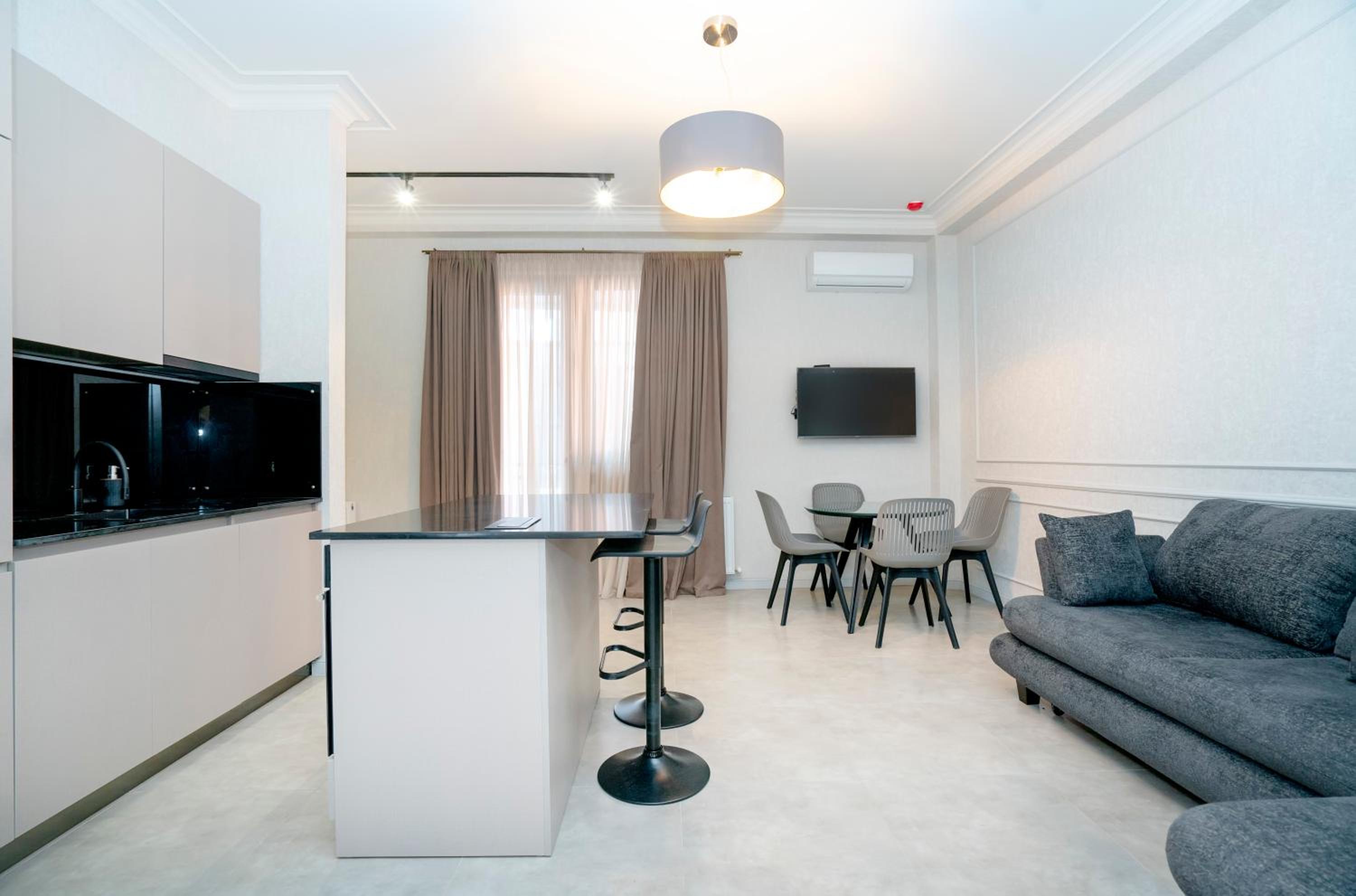 Two-Bedroom Apartment - Photo 3
