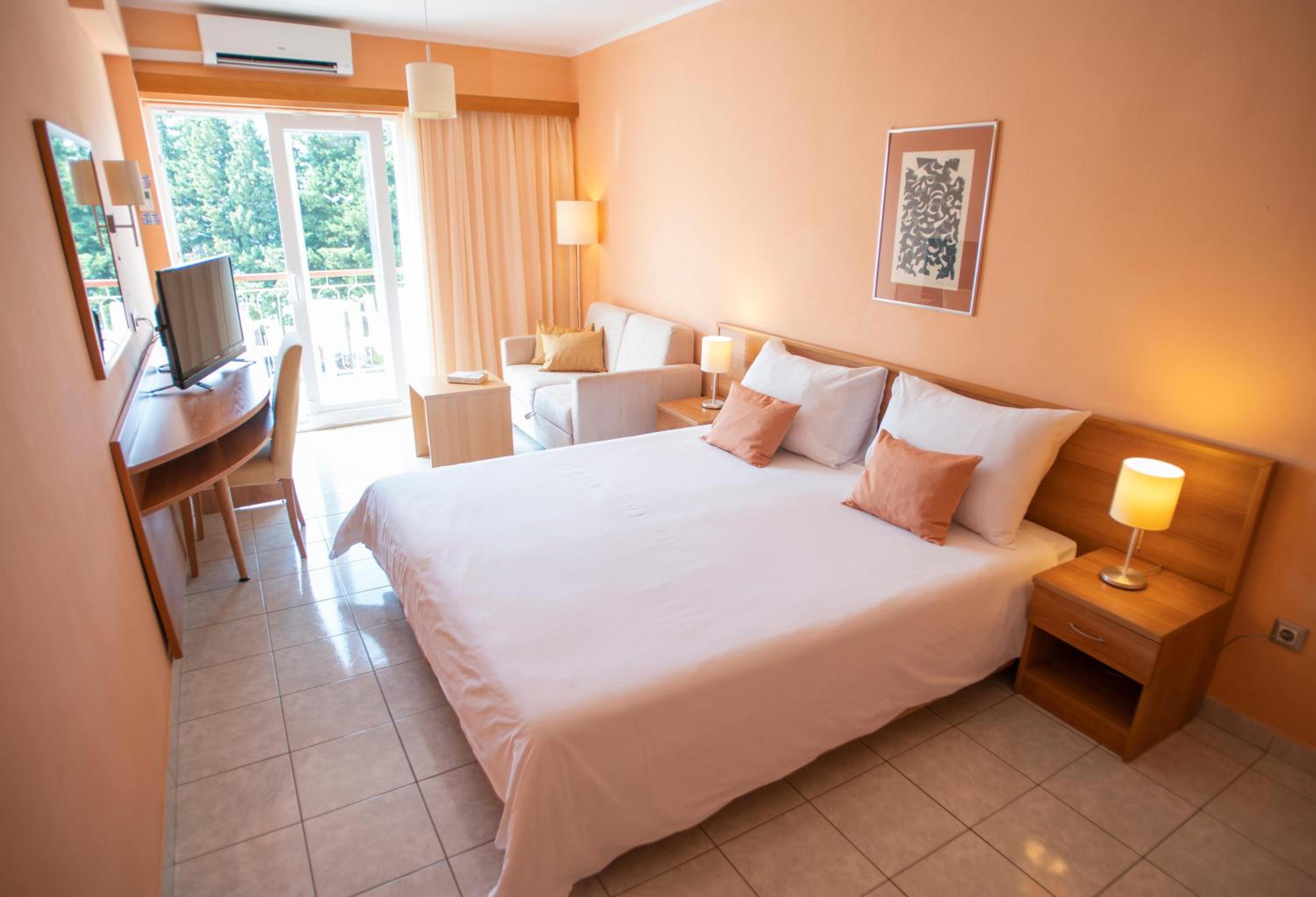 Comfort Double Room with Balcony and Sea View photo 1