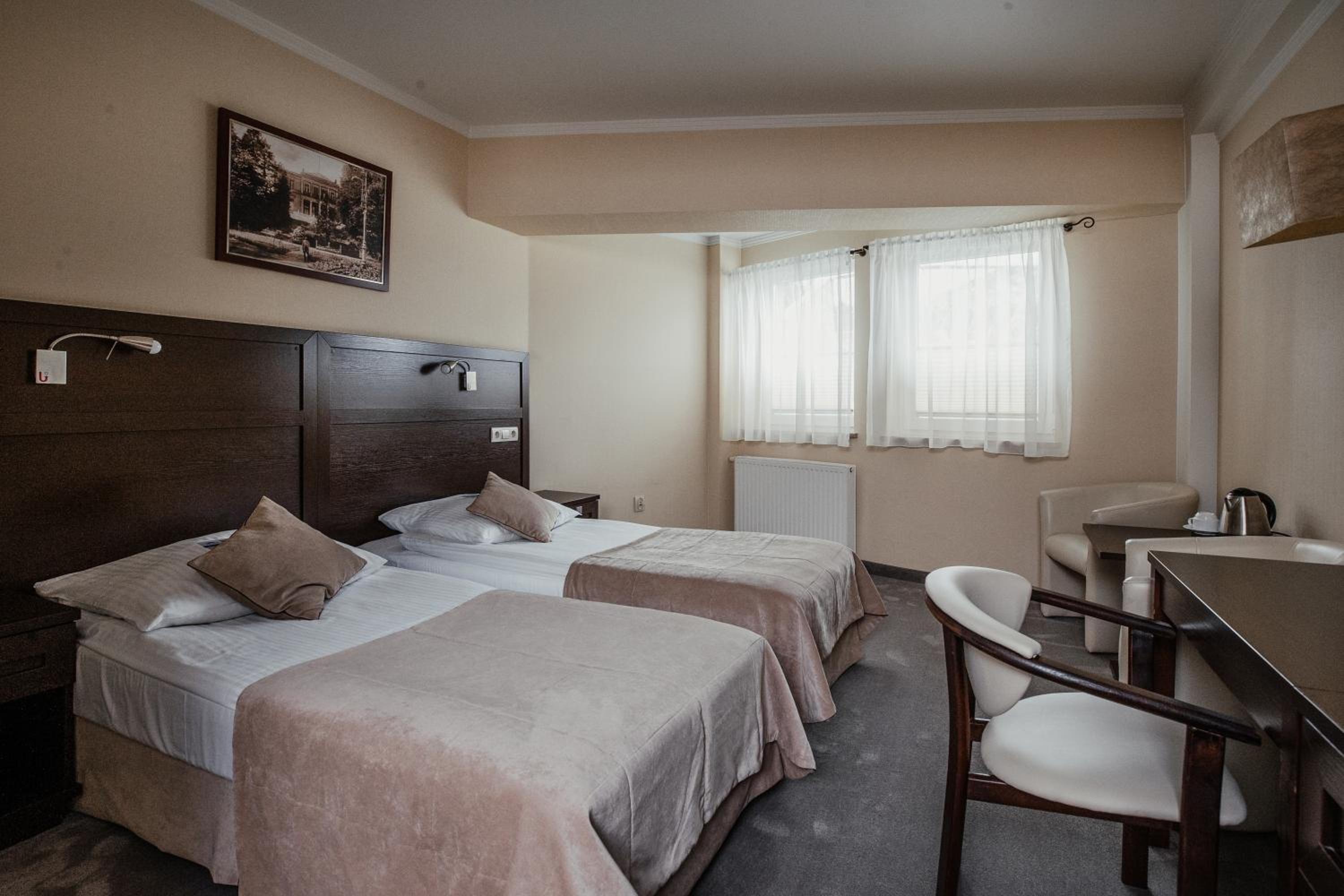 Standard Double or Twin Room photo 3
