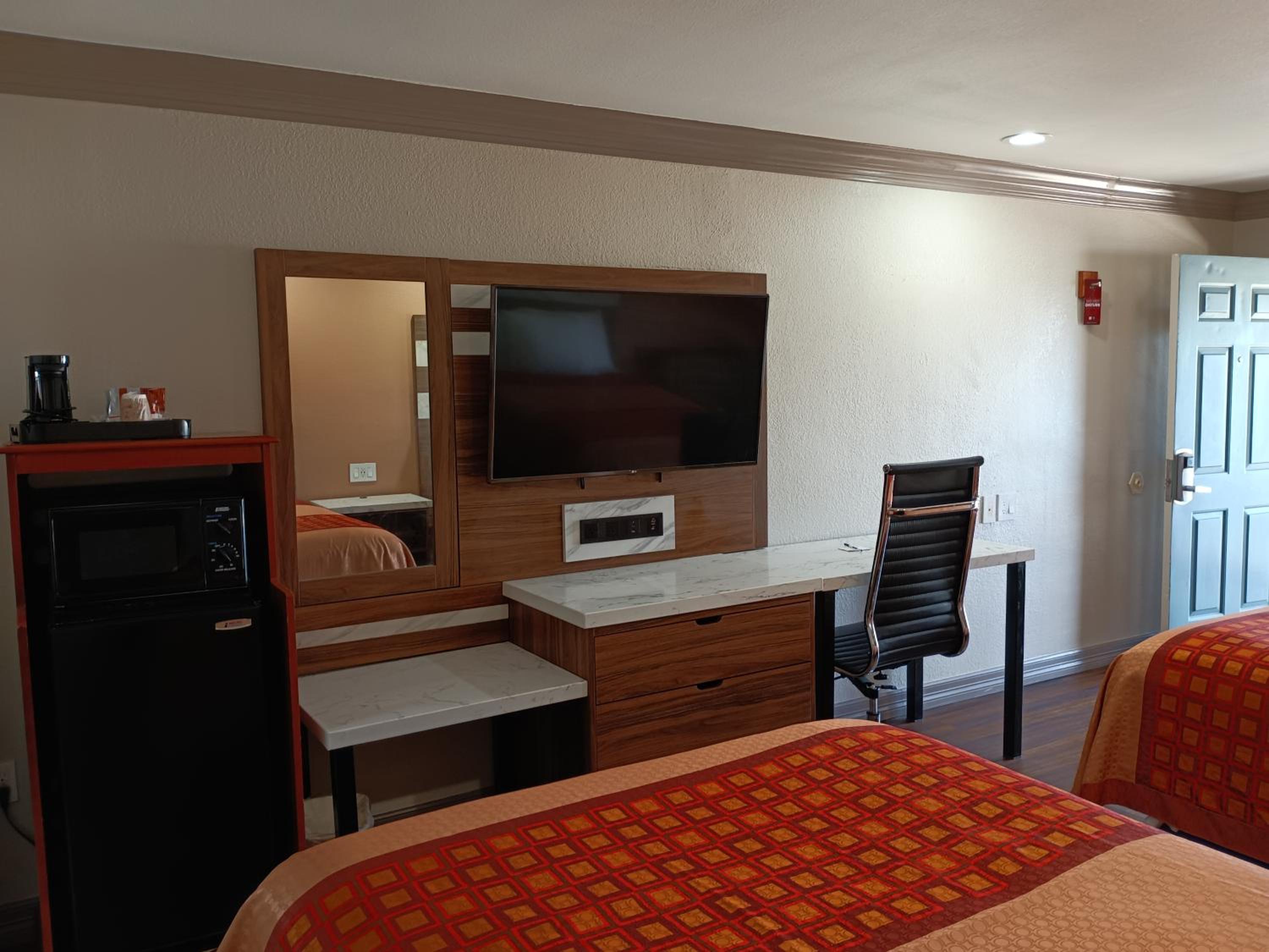 Double Room with Two Double Beds - Photo 6