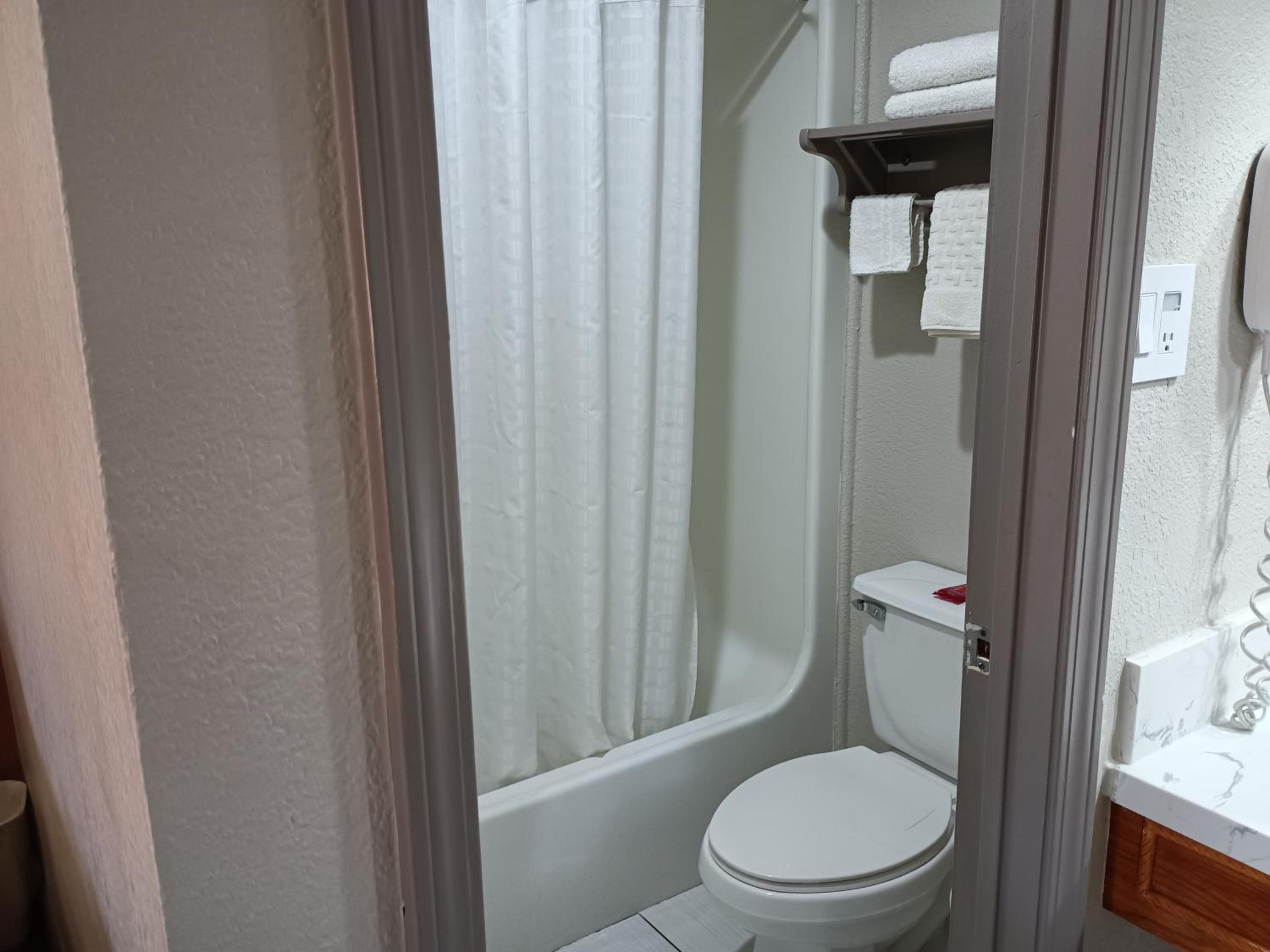 Double Room with Two Double Beds - Photo 5