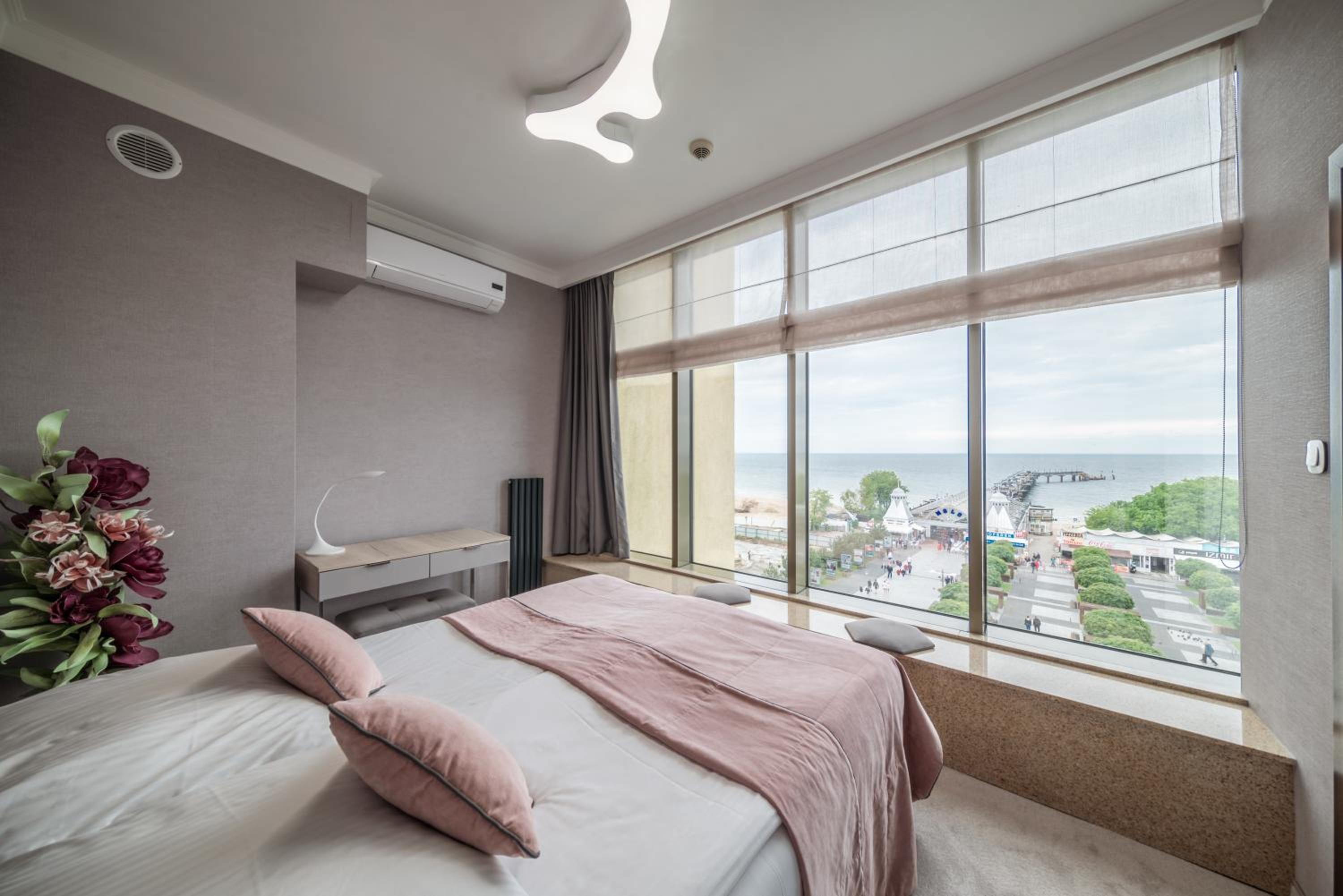 One-Bedroom Apartment with Sea View photo 3