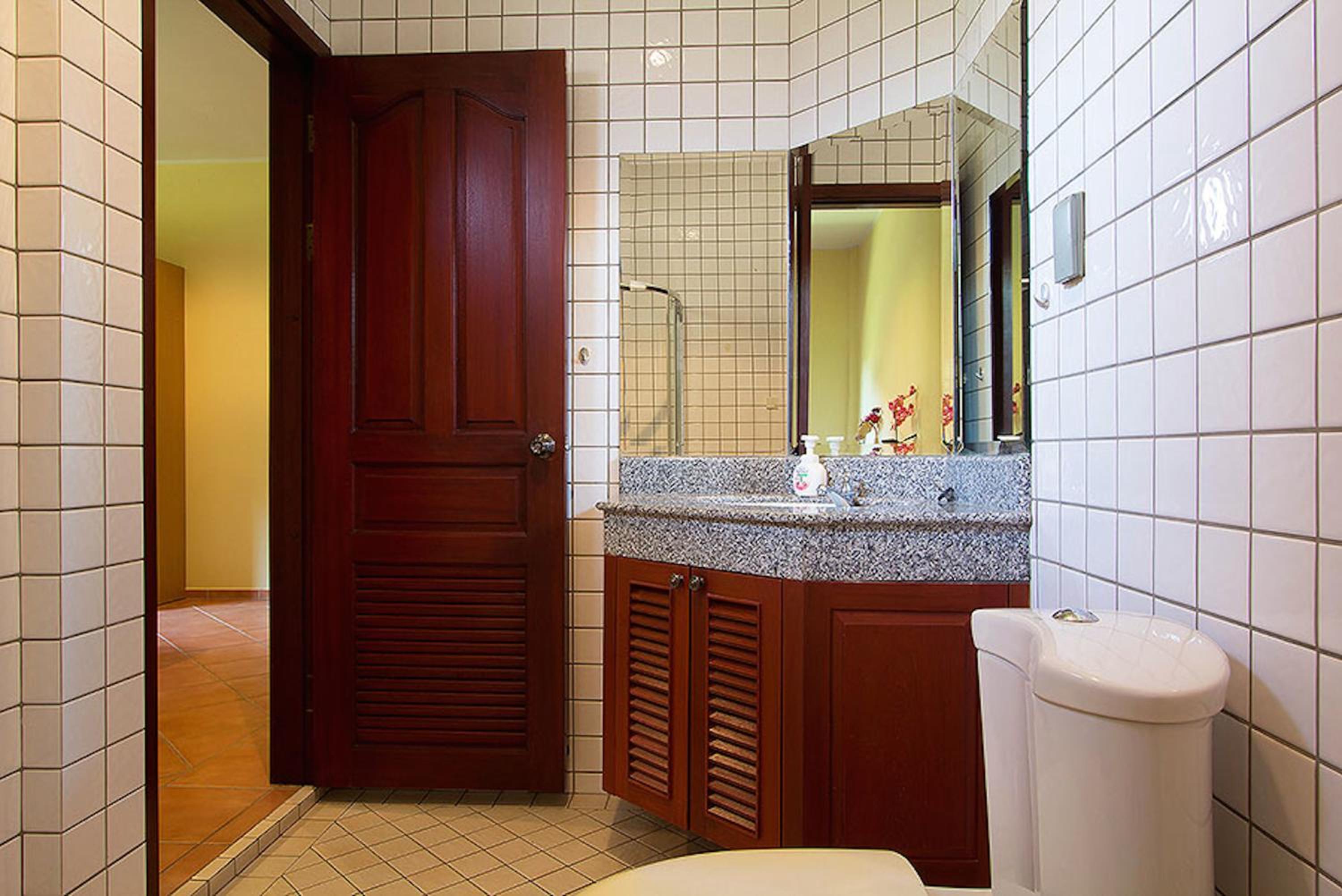 Three-Bedroom House photo 2