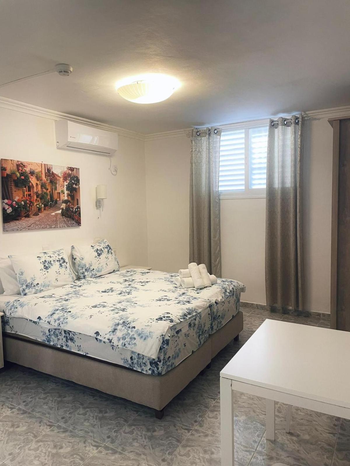 Double Room - Photo 3