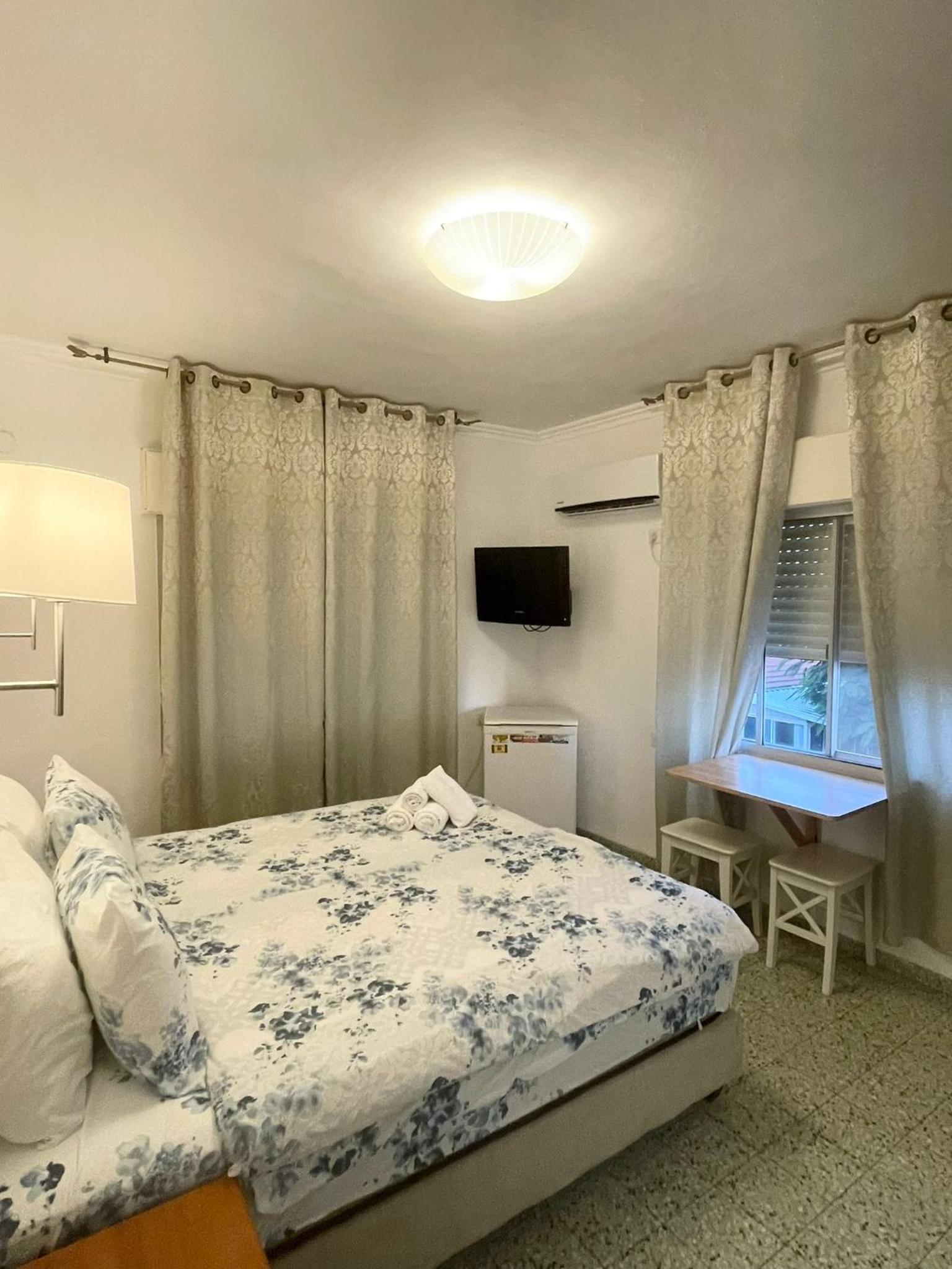 Double Room - Photo 5