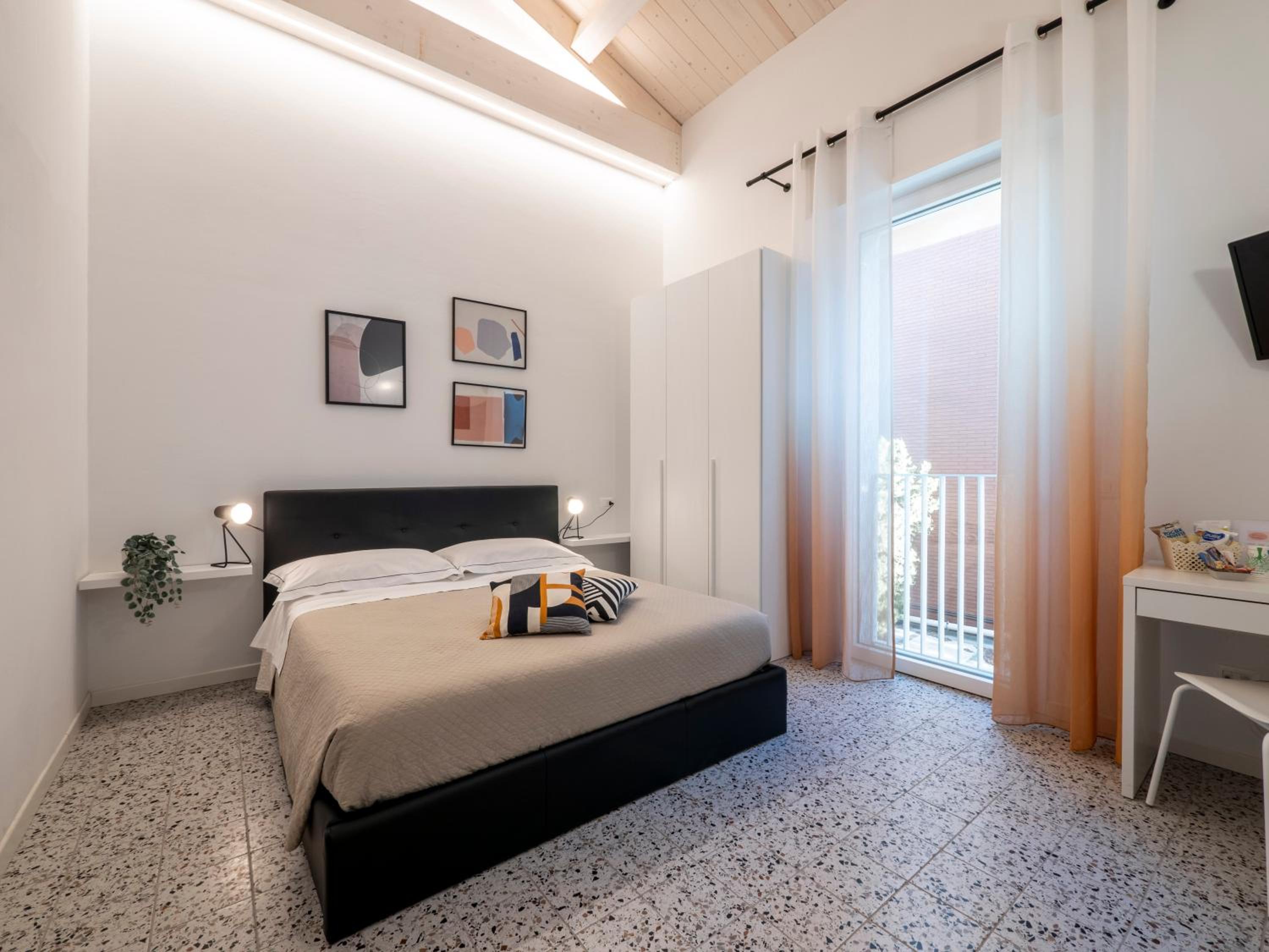 Double Room with Private Bathroom photo 2