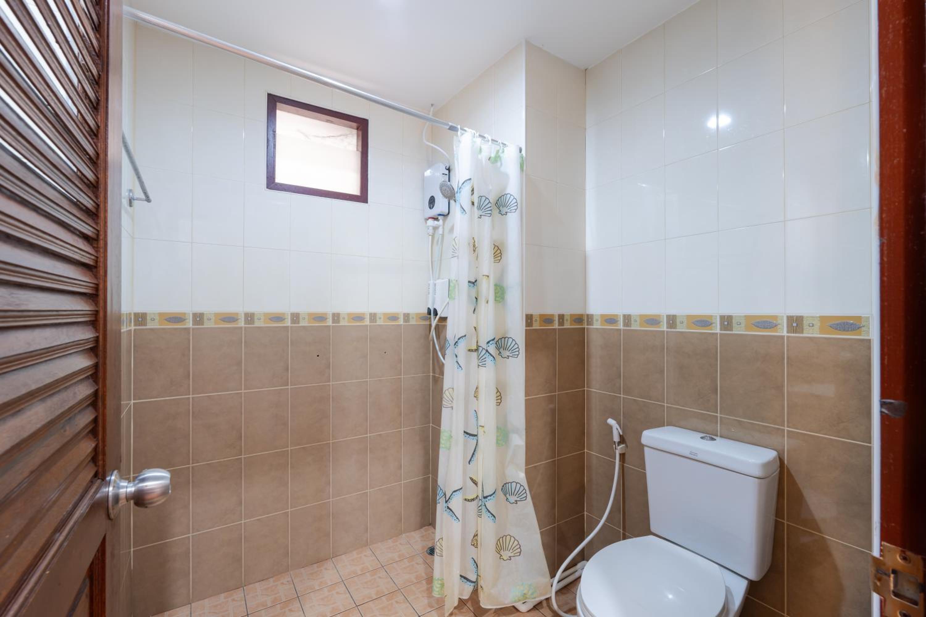 Superior Quadruple Room - Photo 7