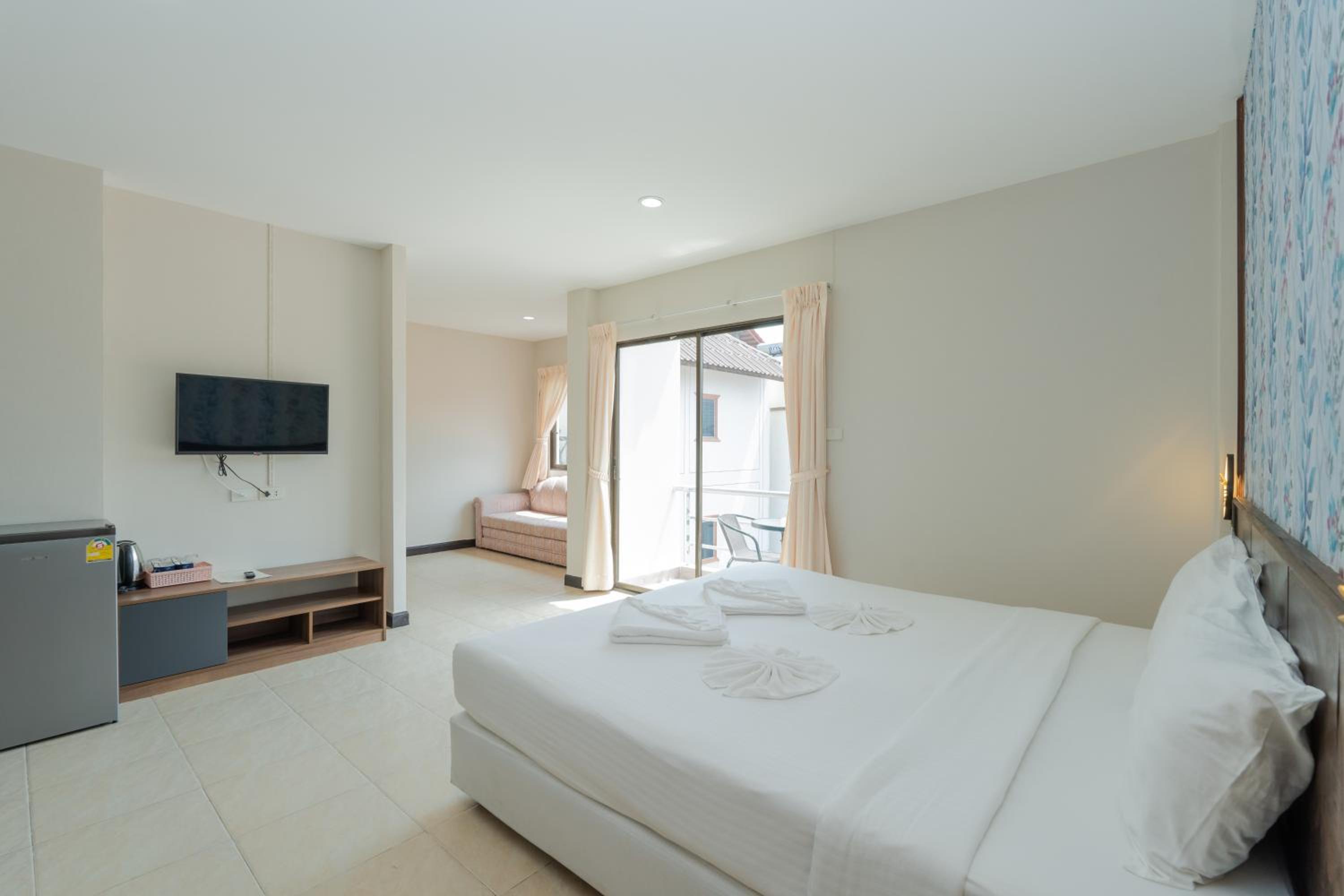 Studio Superior Kitchenette - Photo 12