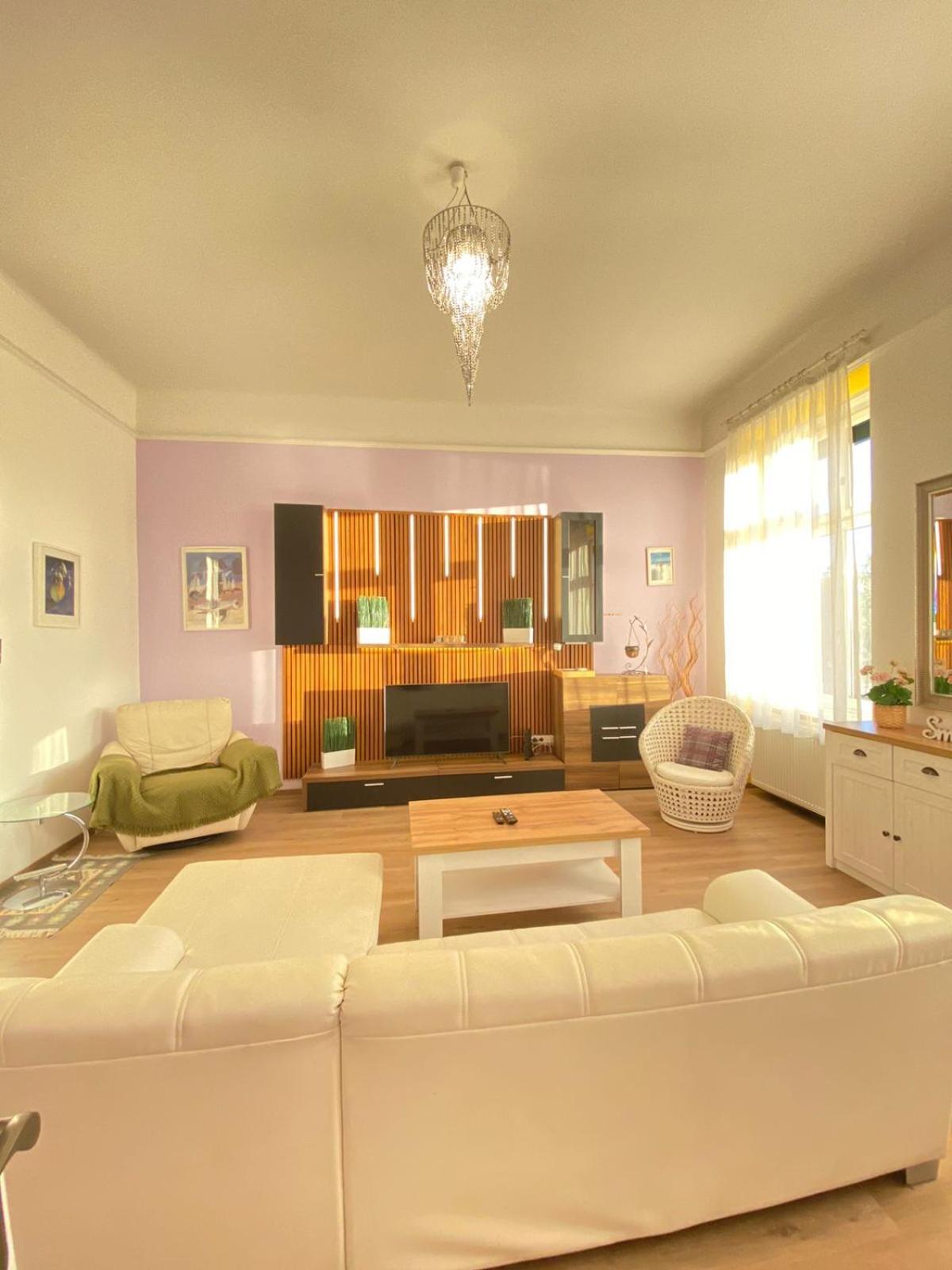 Deluxe Apartment - Photo 1