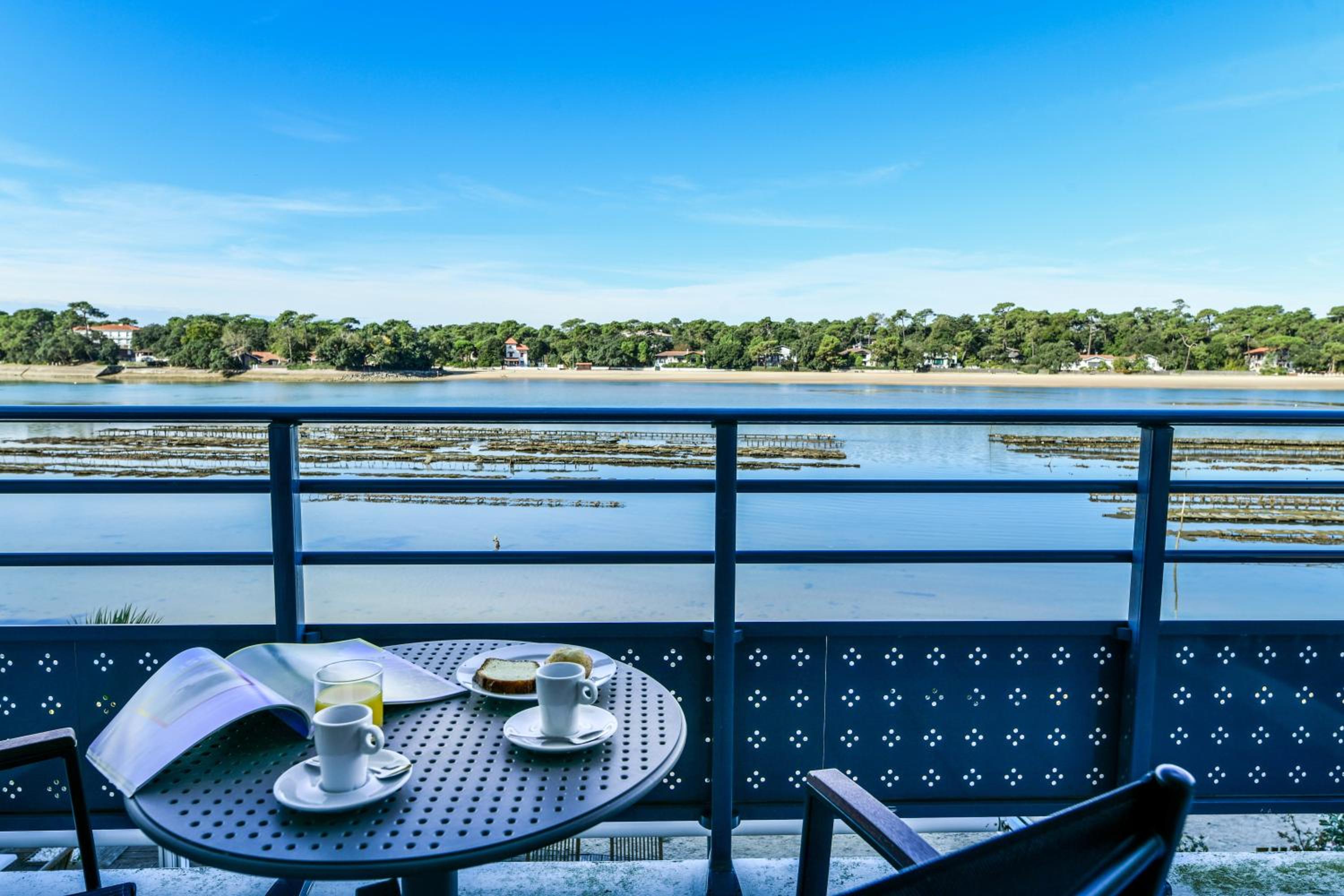 Double Room with Lake View photo 3