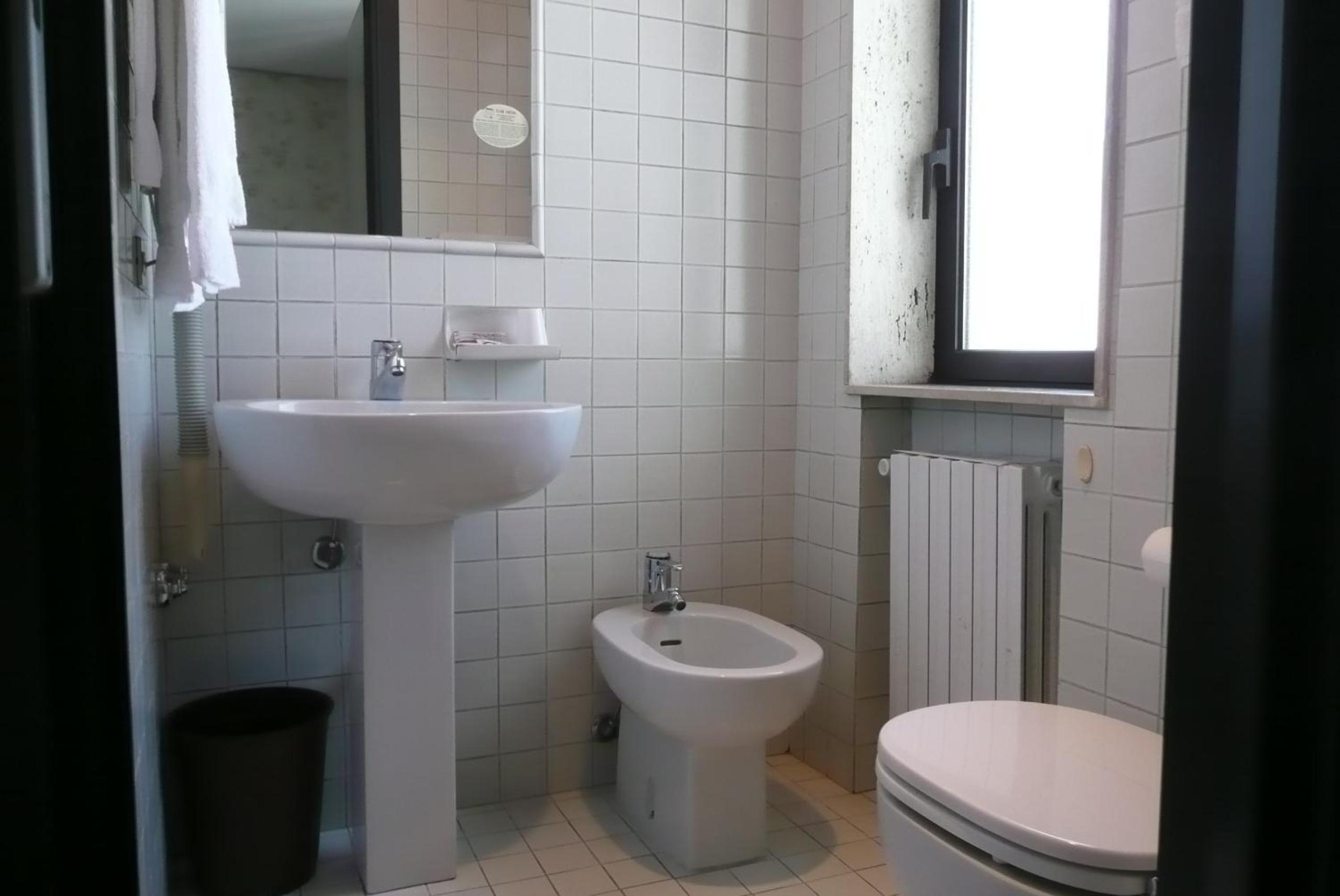 Double or Twin Room - Photo 6