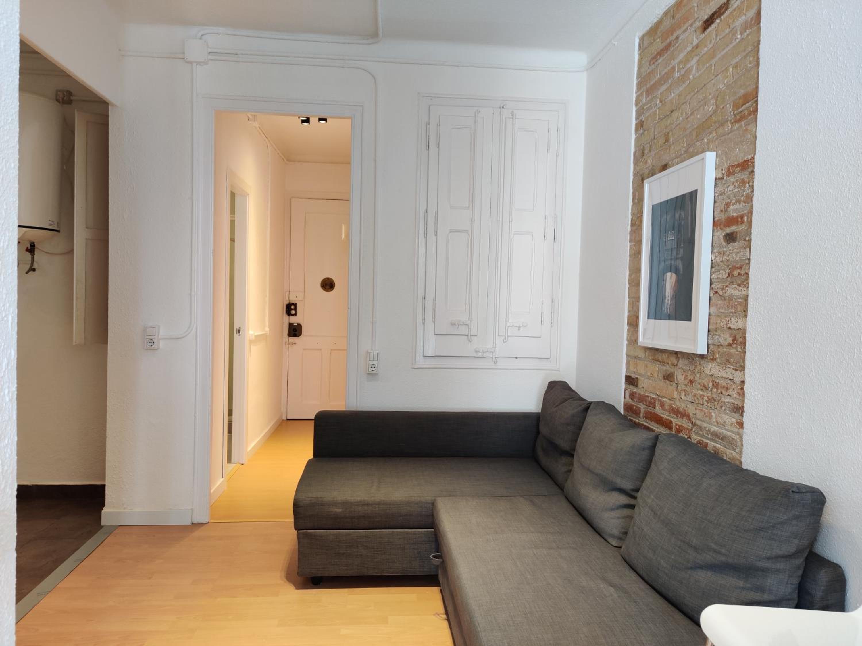 One-Bedroom Apartment photo 2