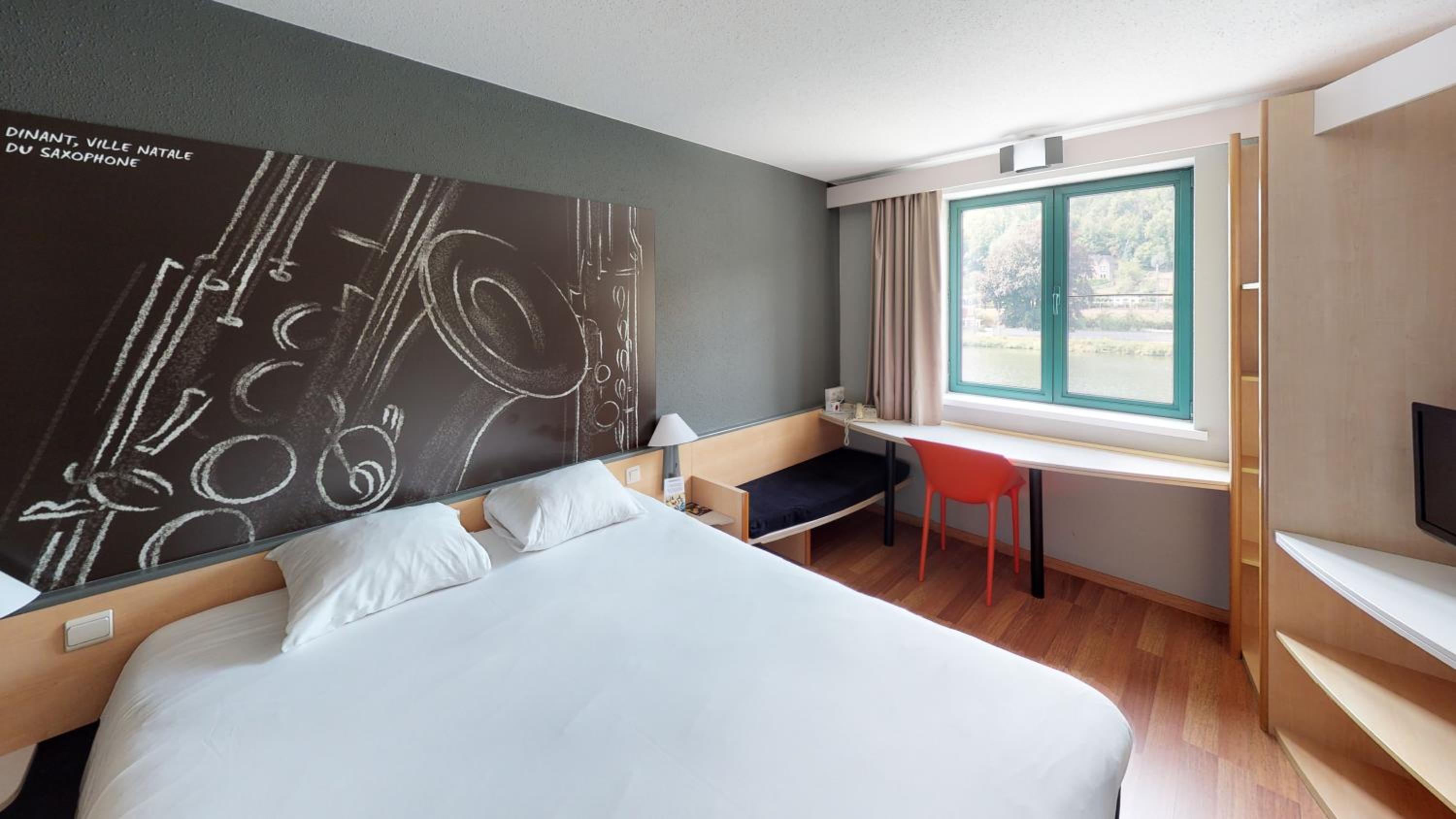 Double Room with River View - Photo 1