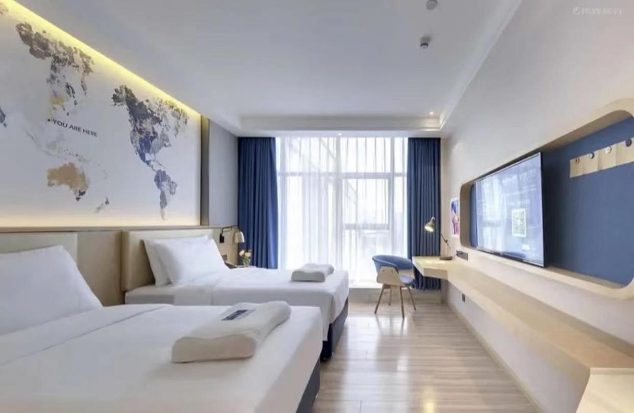 Premier Twin Room photo 2
