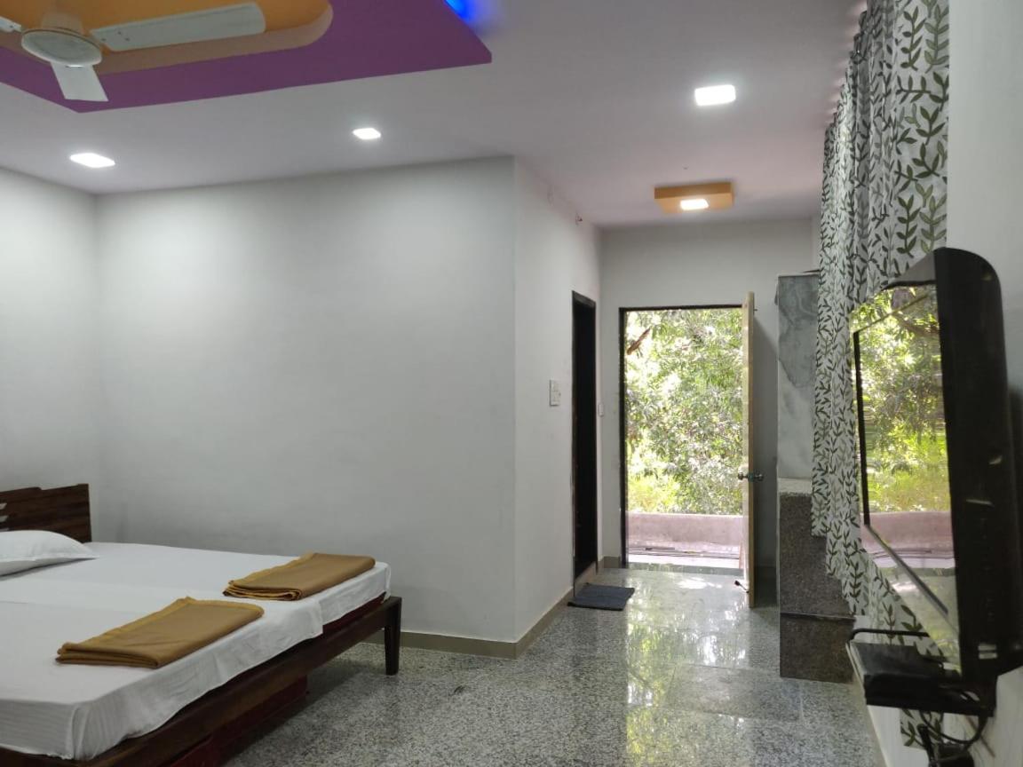 Deluxe Double Room with Bath photo 2