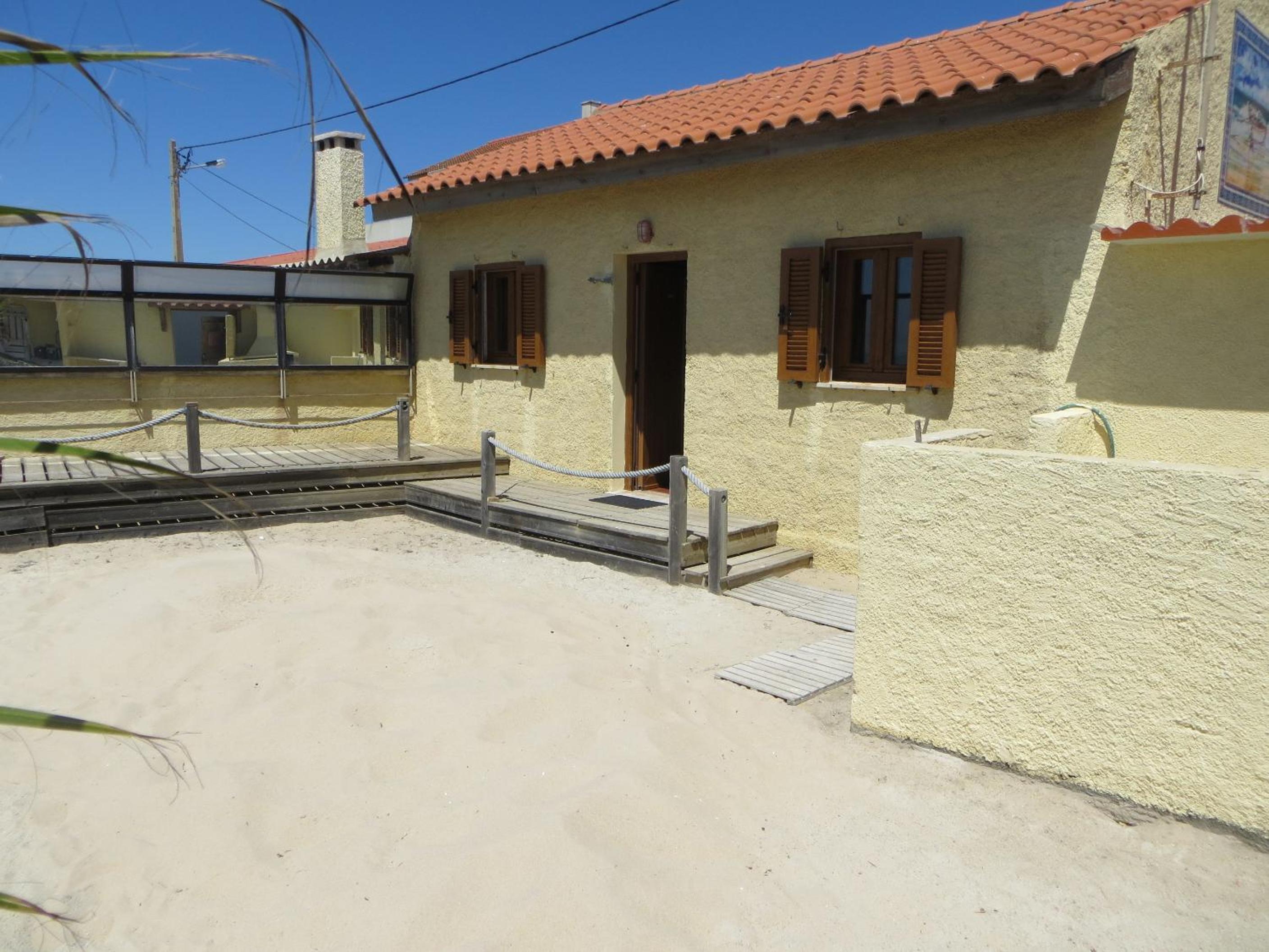 Three-Bedroom House photo 3