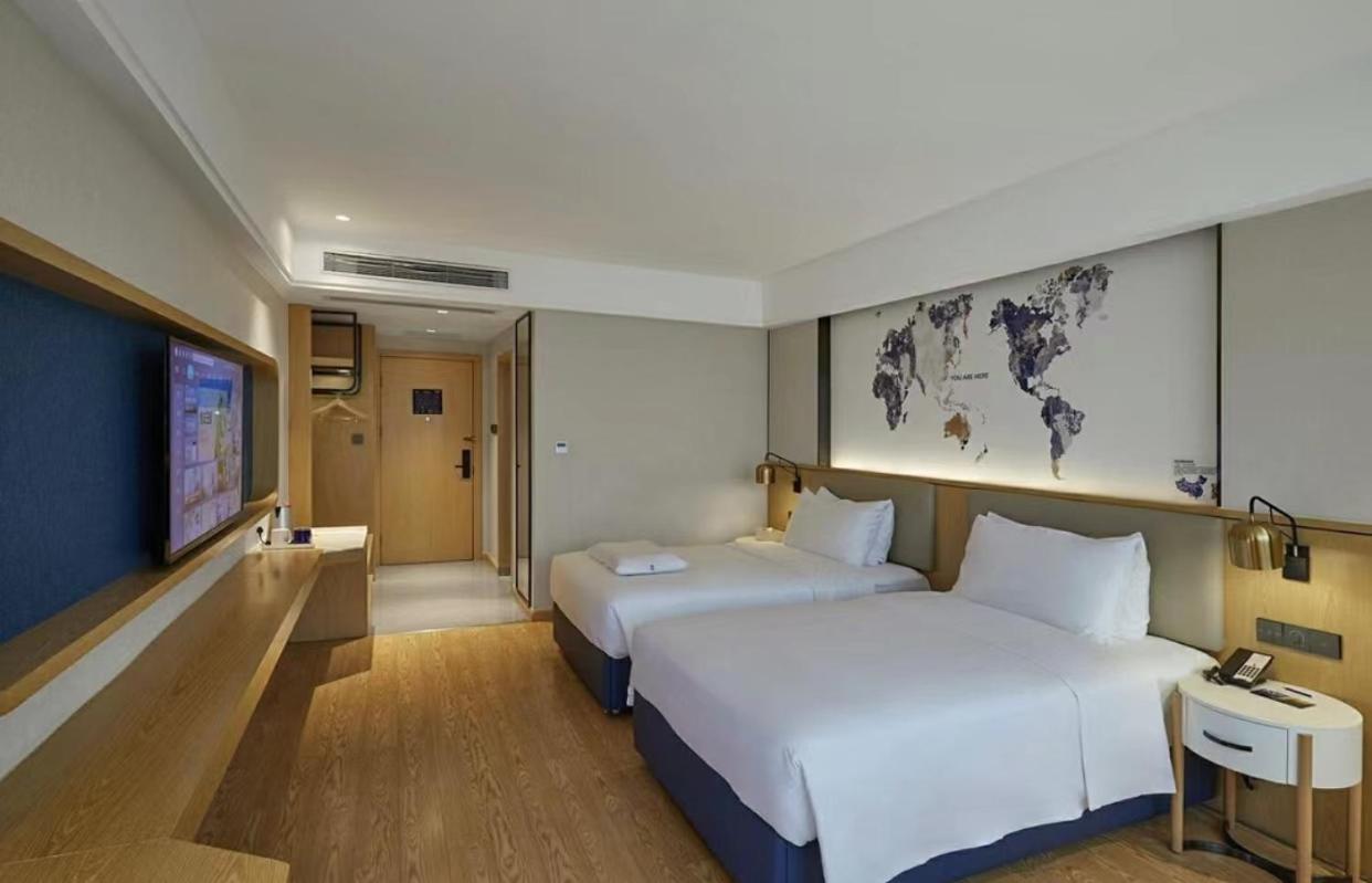 Light Twin Room photo 2