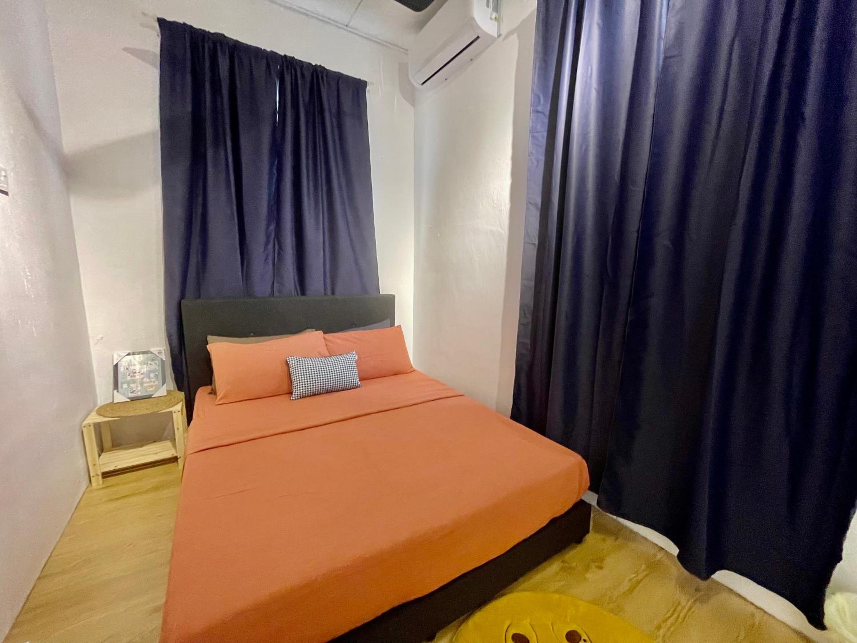 Three-Bedroom House photo 2