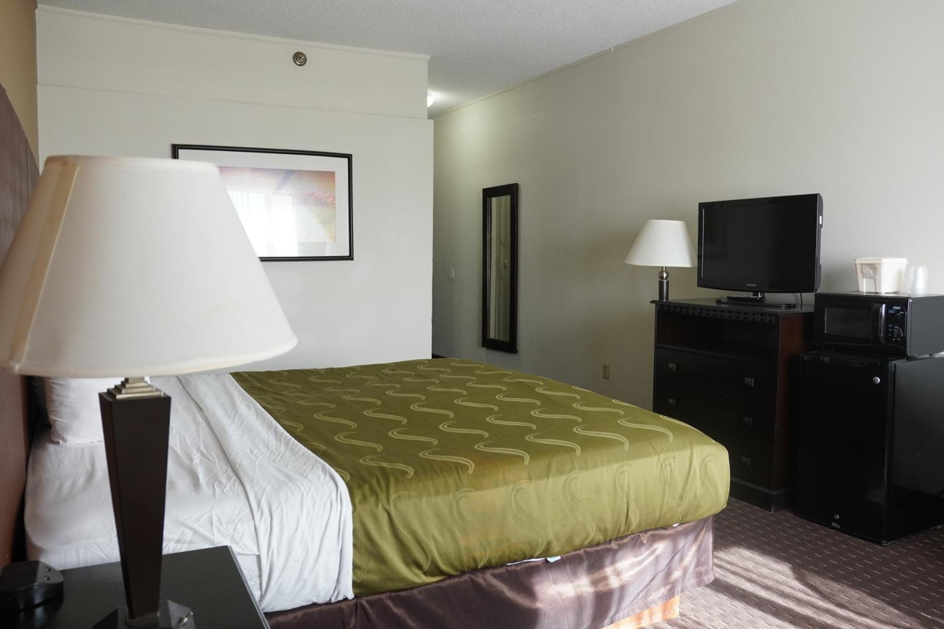 King Room -  Non-Smoking - Disability Access - Photo 5