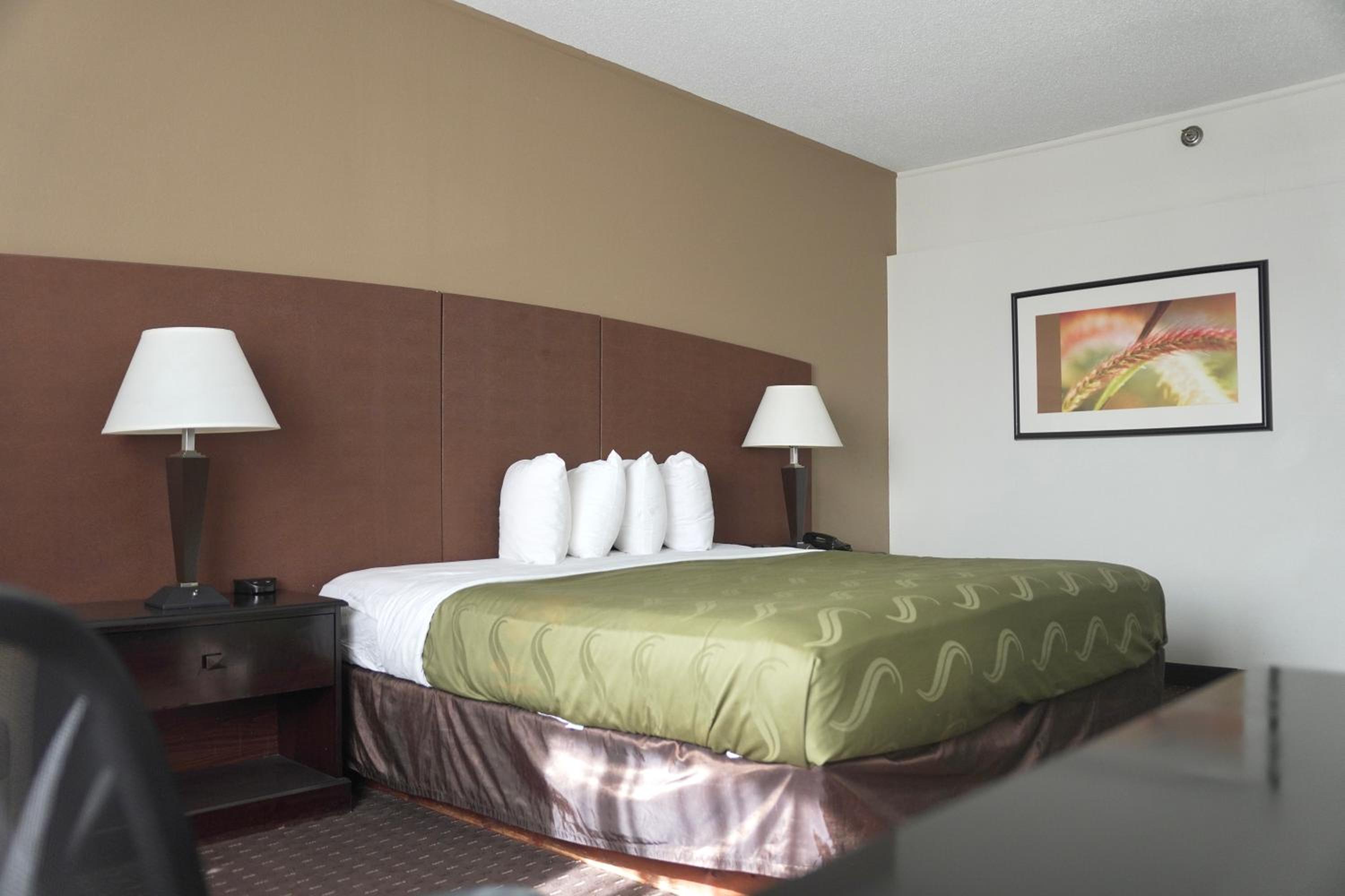 King Room -  Non-Smoking - Disability Access - Photo 10