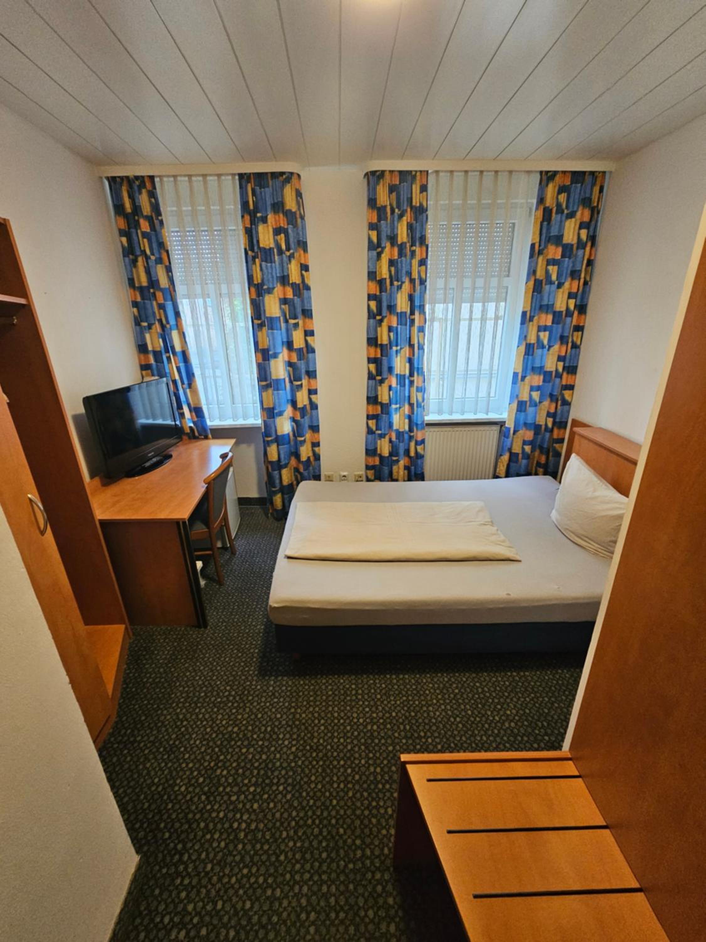 Single Room photo 2