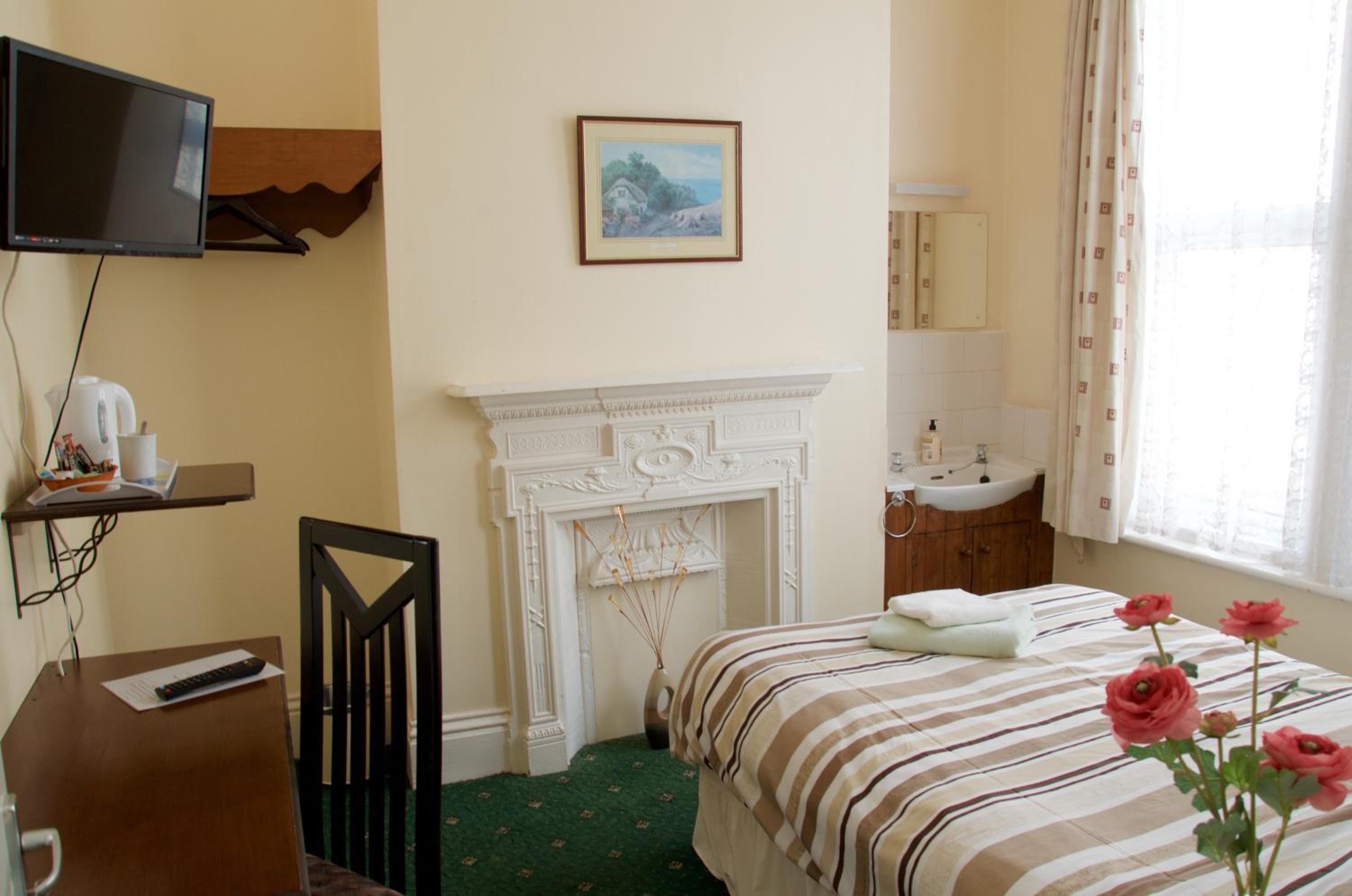 Comfort Single Room with Shared Bathroom photo 2
