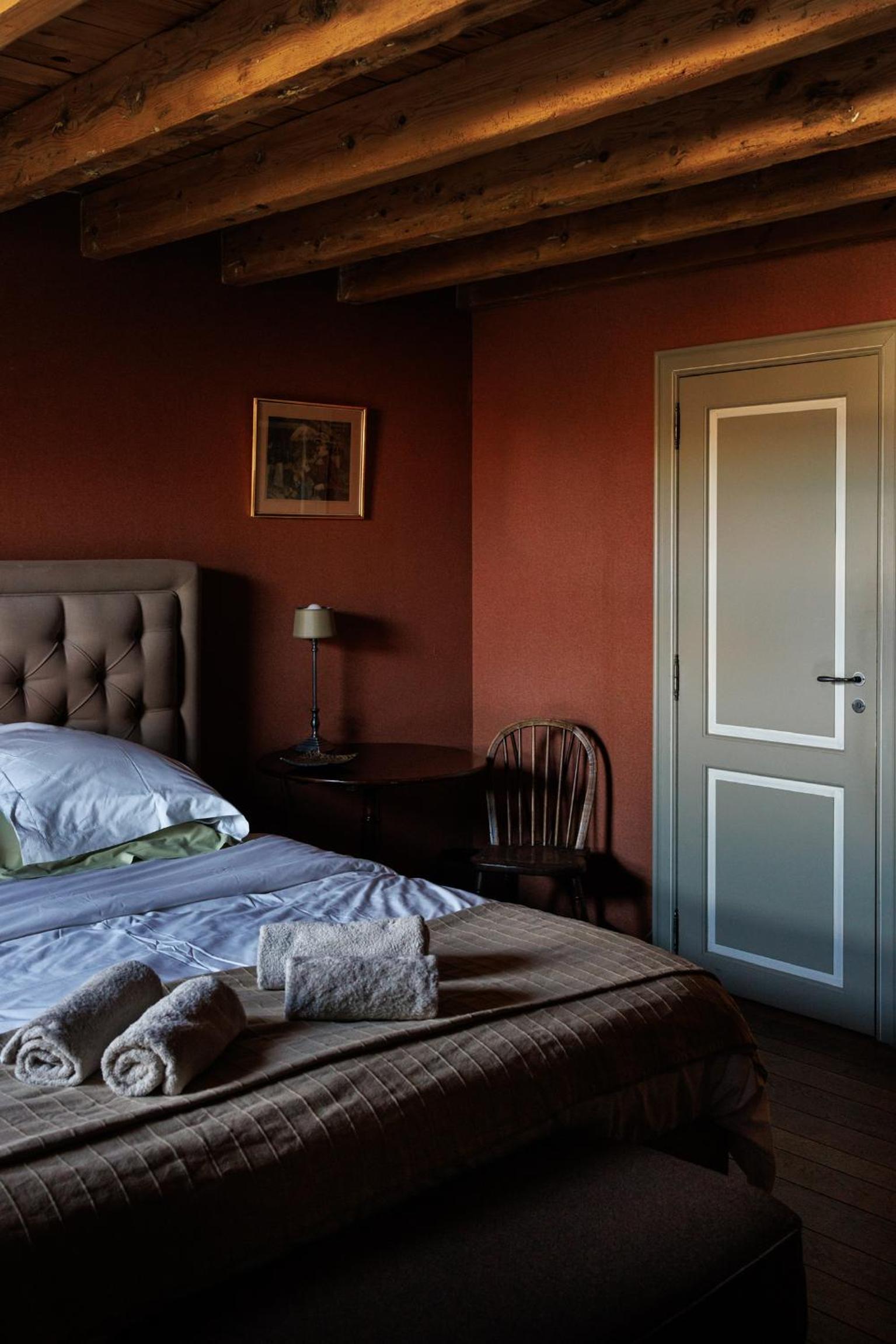 Double Room with Private Bathroom - Photo 10