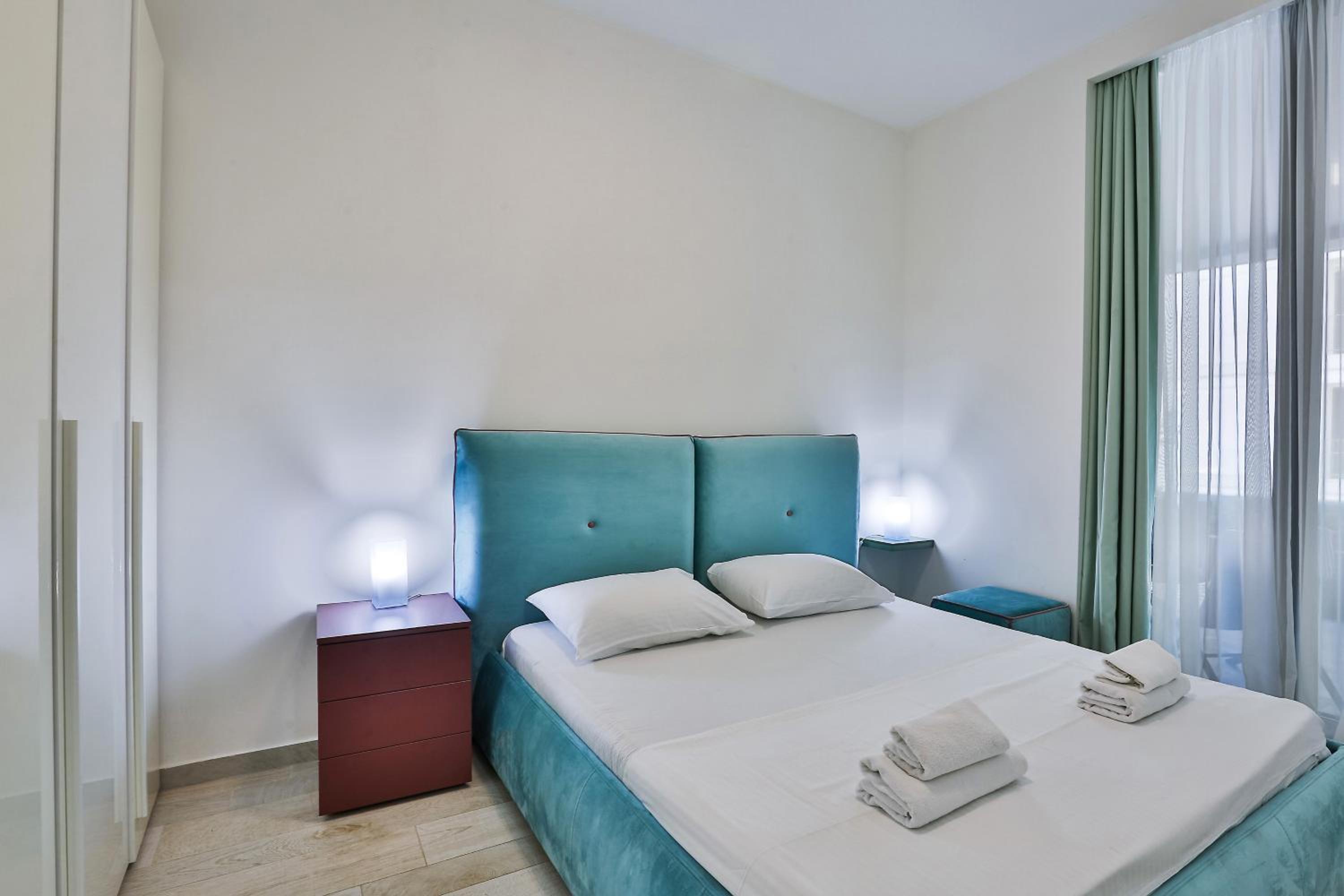 Apartment with Sea View - Photo 6
