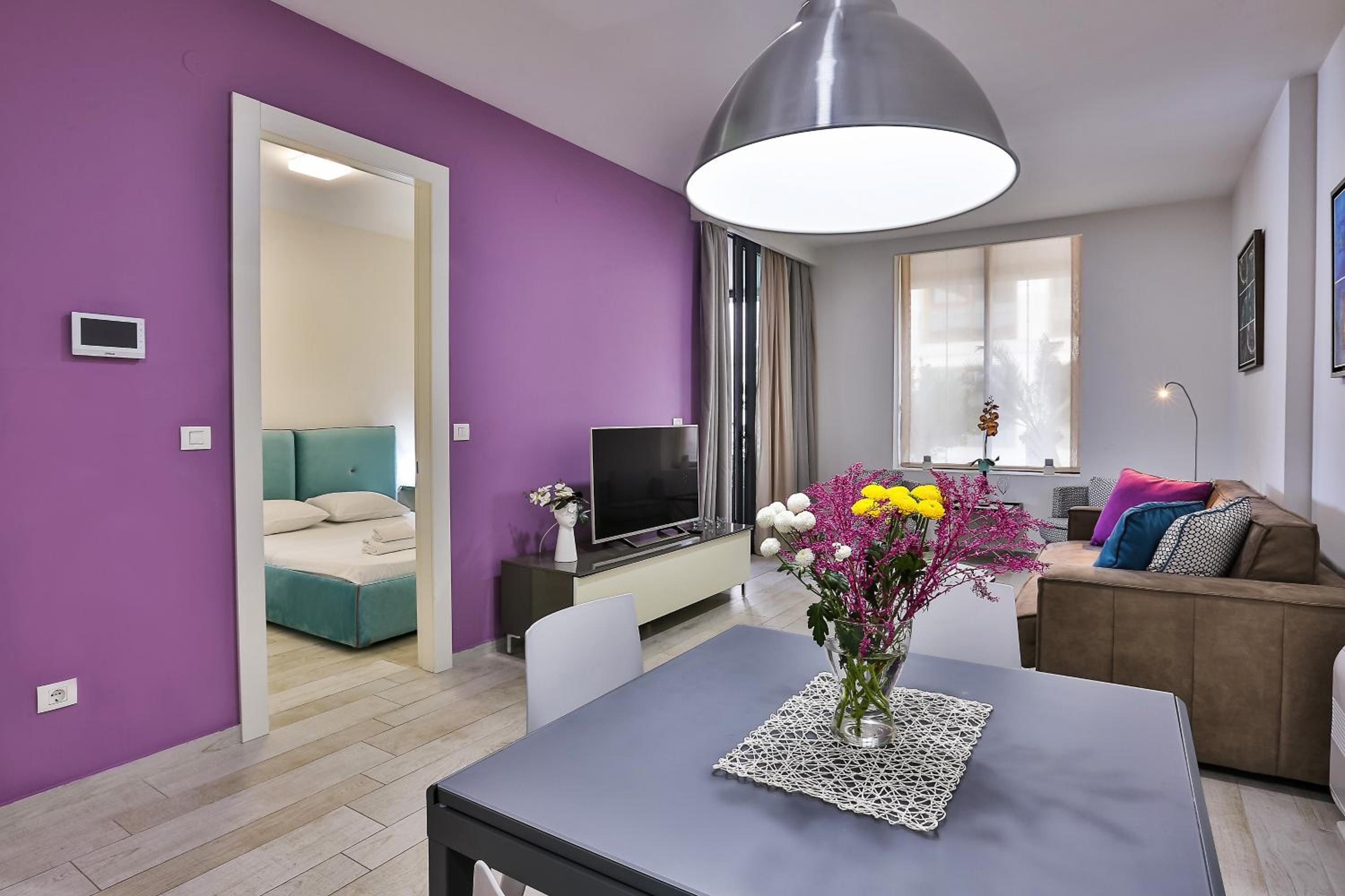 Apartment with Sea View - Photo 3