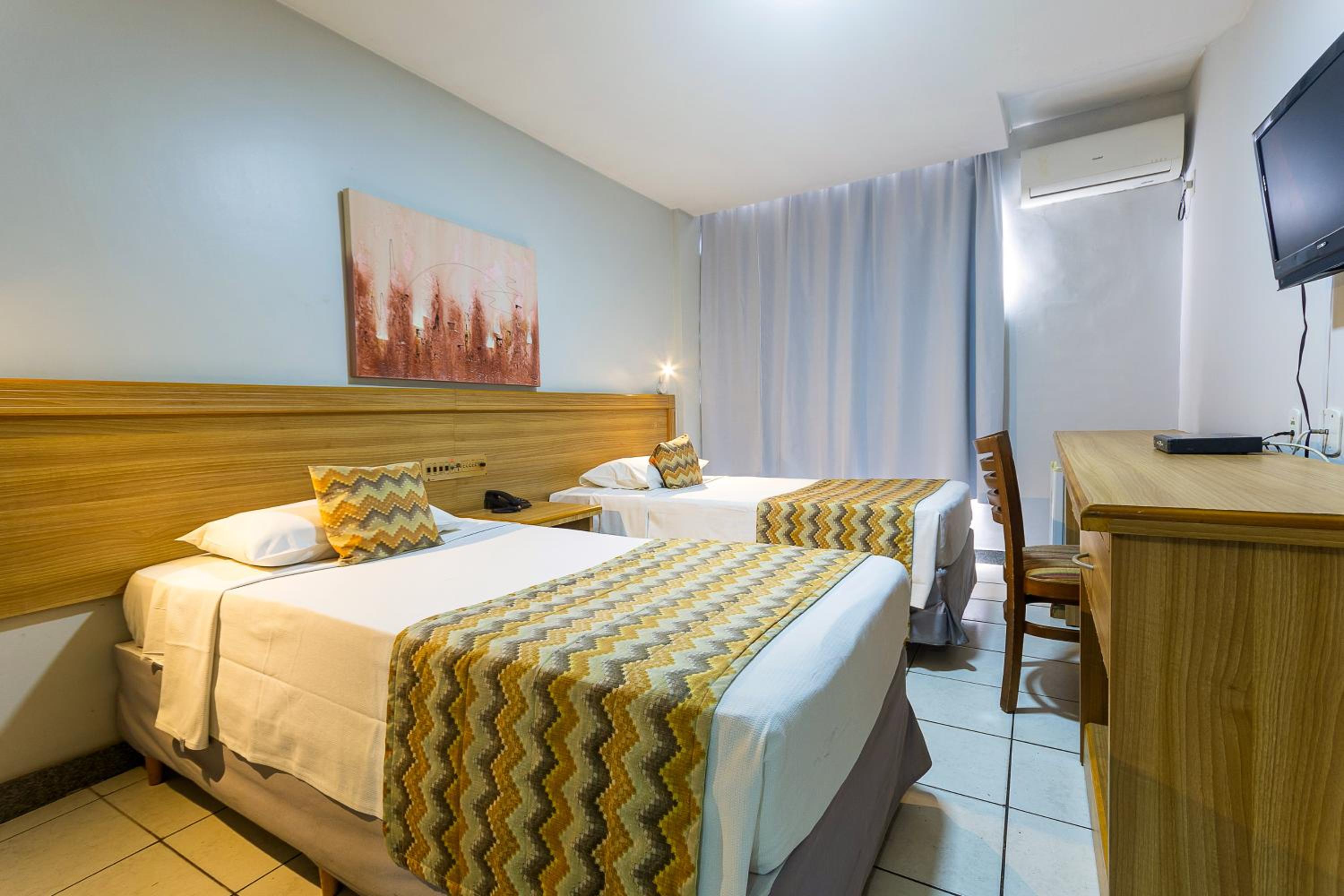 Twin Room - Photo 3