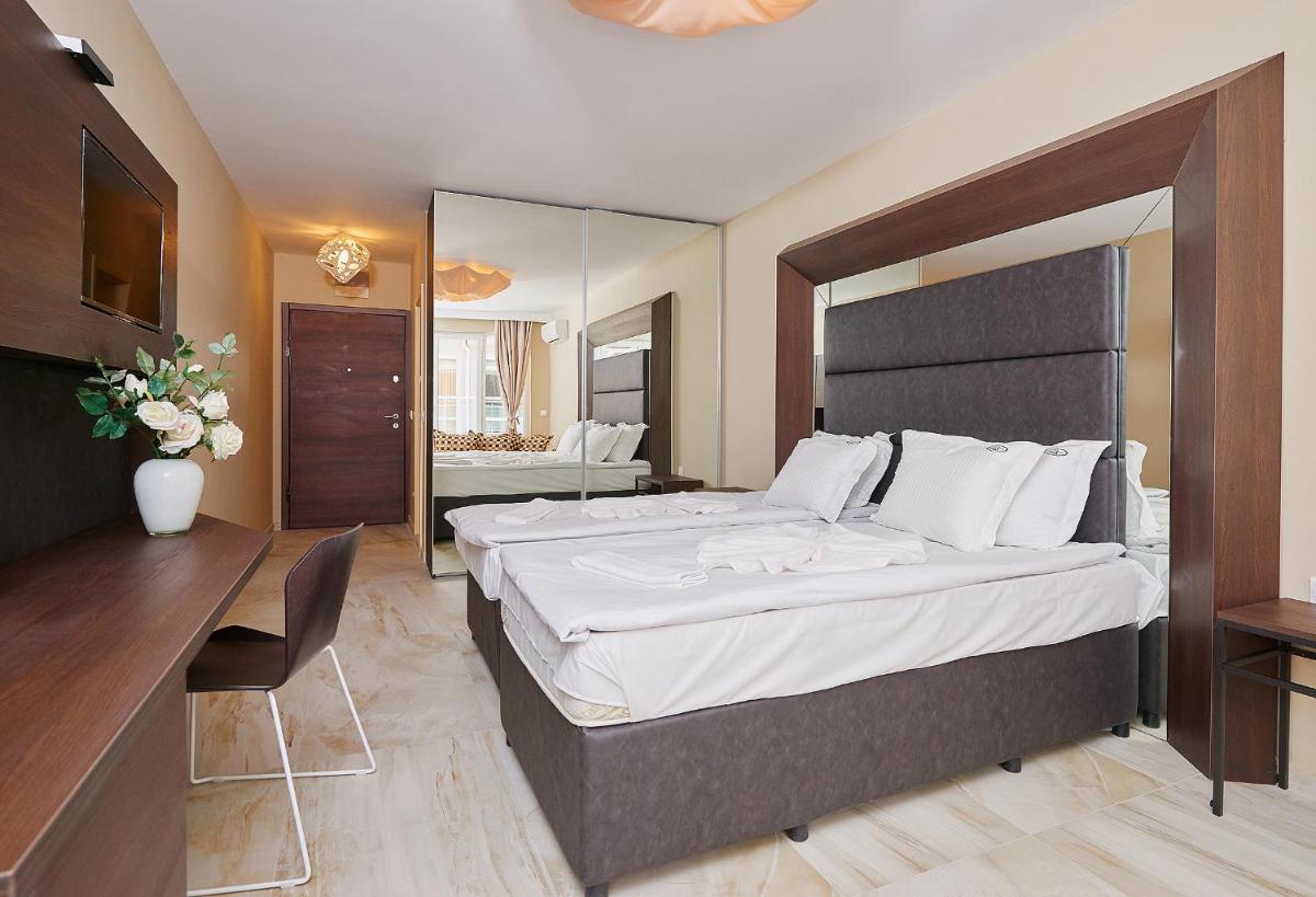Double or Twin Room with Balcony (2 Adults and 1 Child)