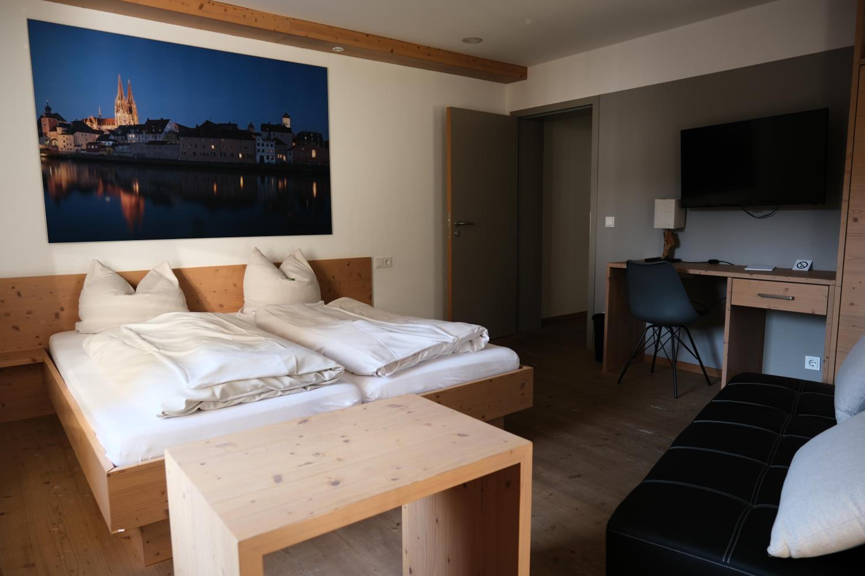Superior Quadruple Room photo 2
