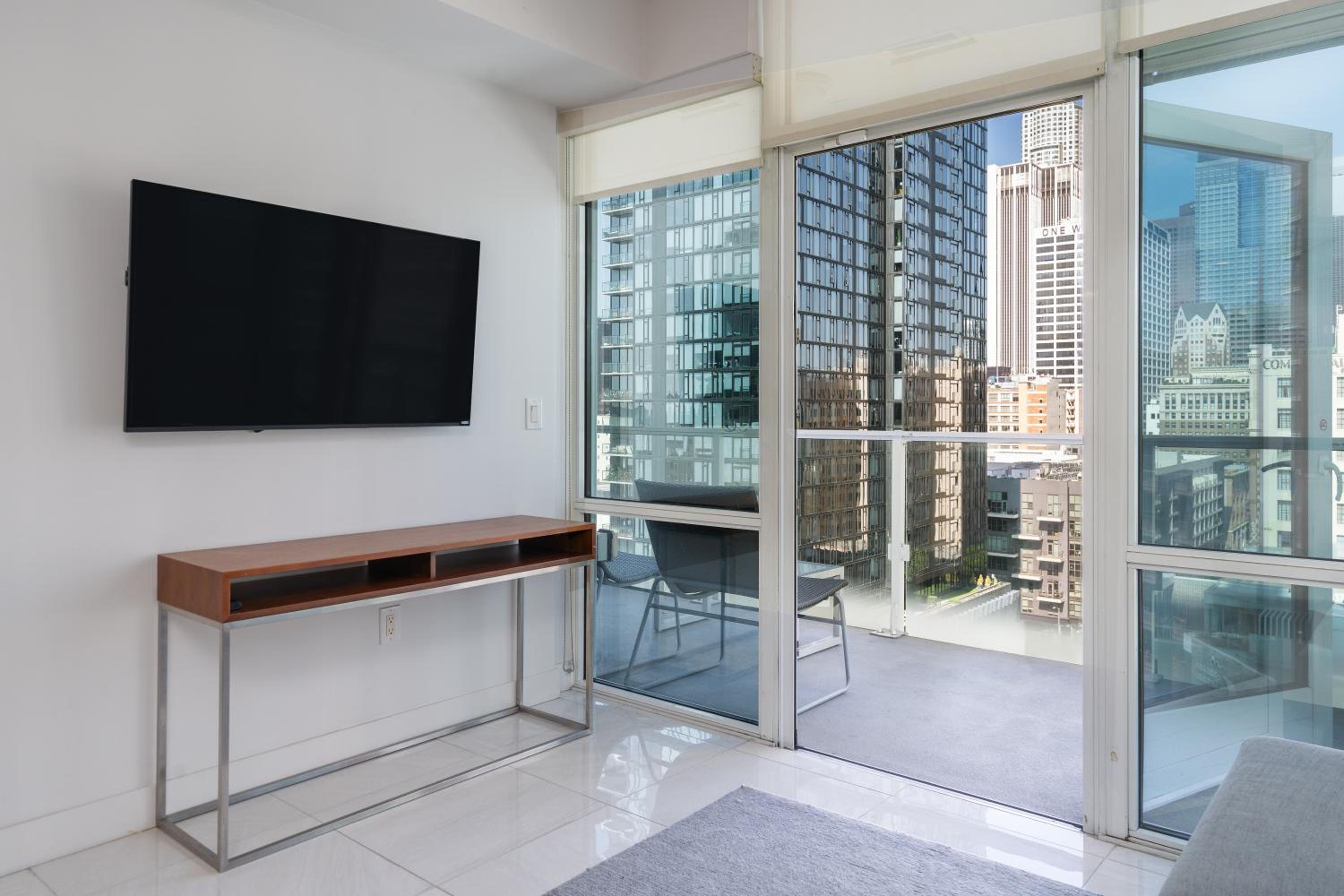 One Bedroom Suite thumbnail 6