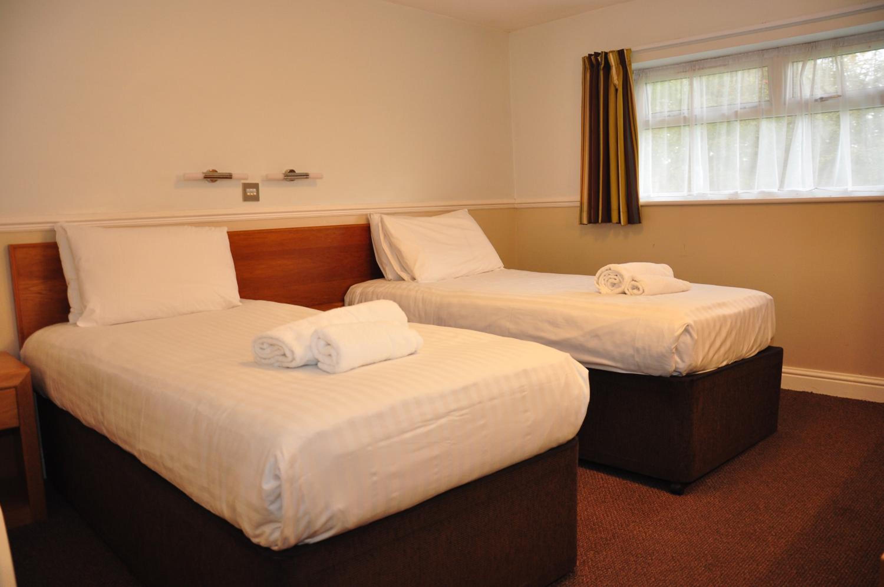 Lodge Twin Room - Photo 1