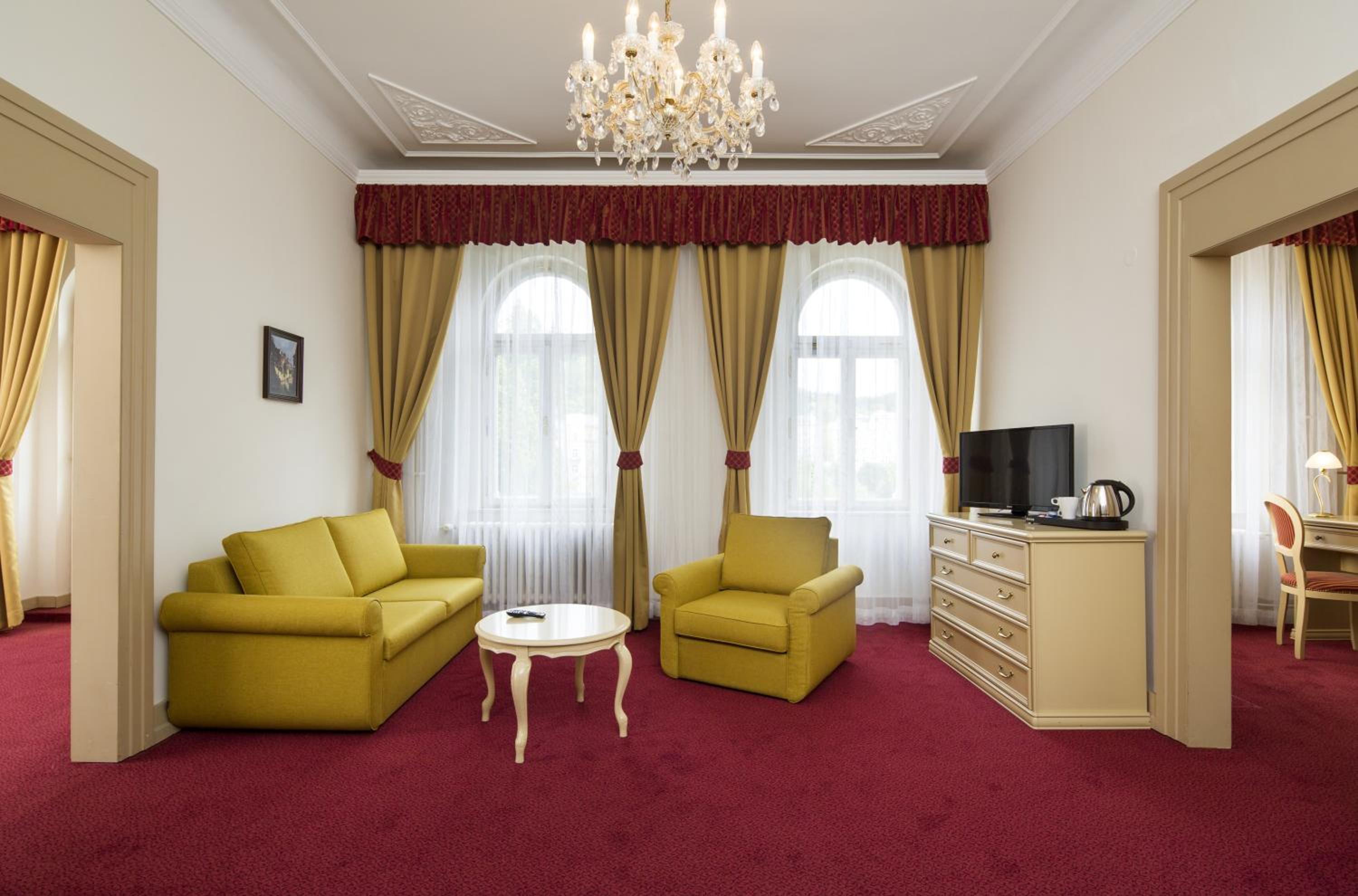 Family Room (2 Adults + 2 Children) photo 2