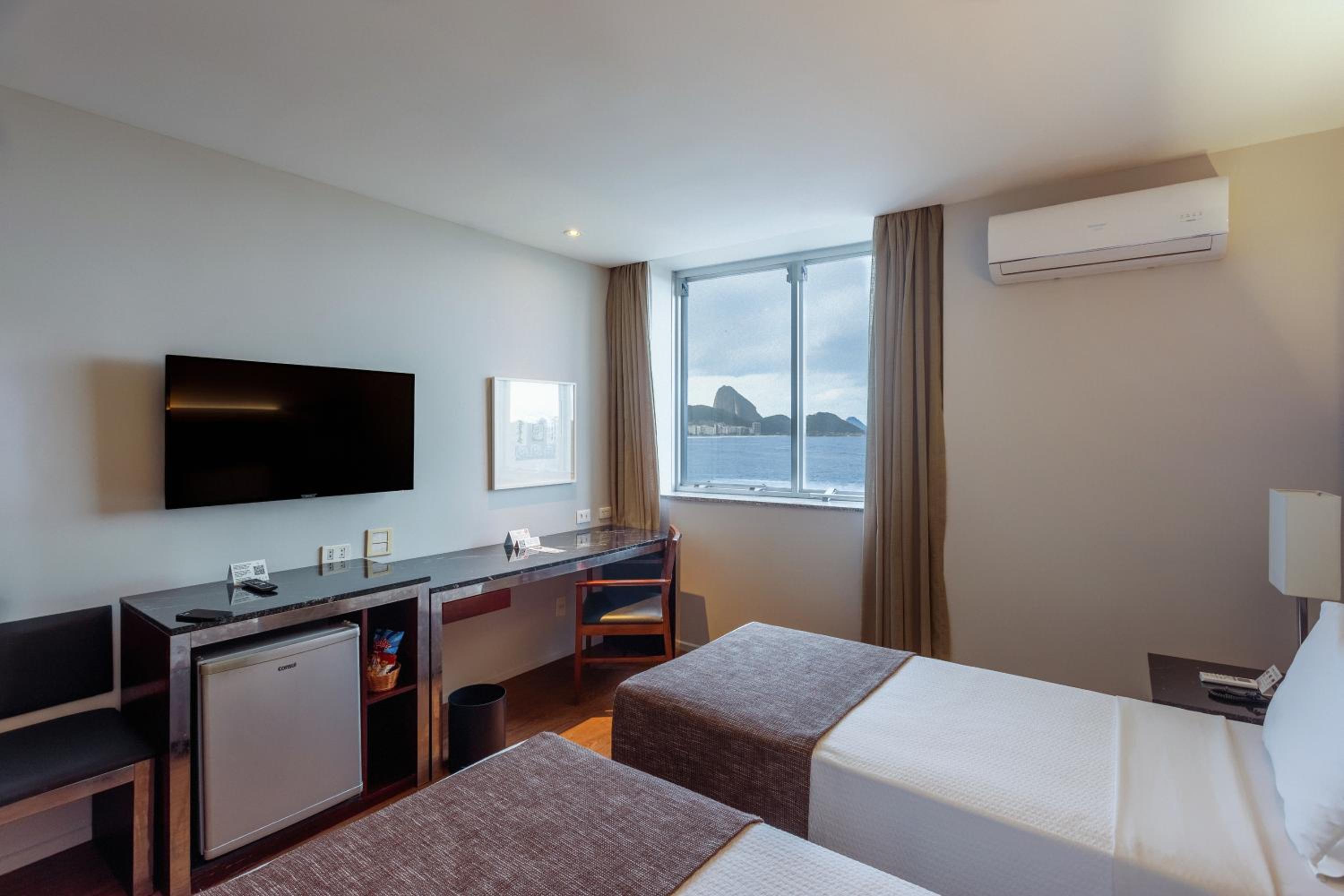 Deluxe Twin Room with Sea View - Photo 2