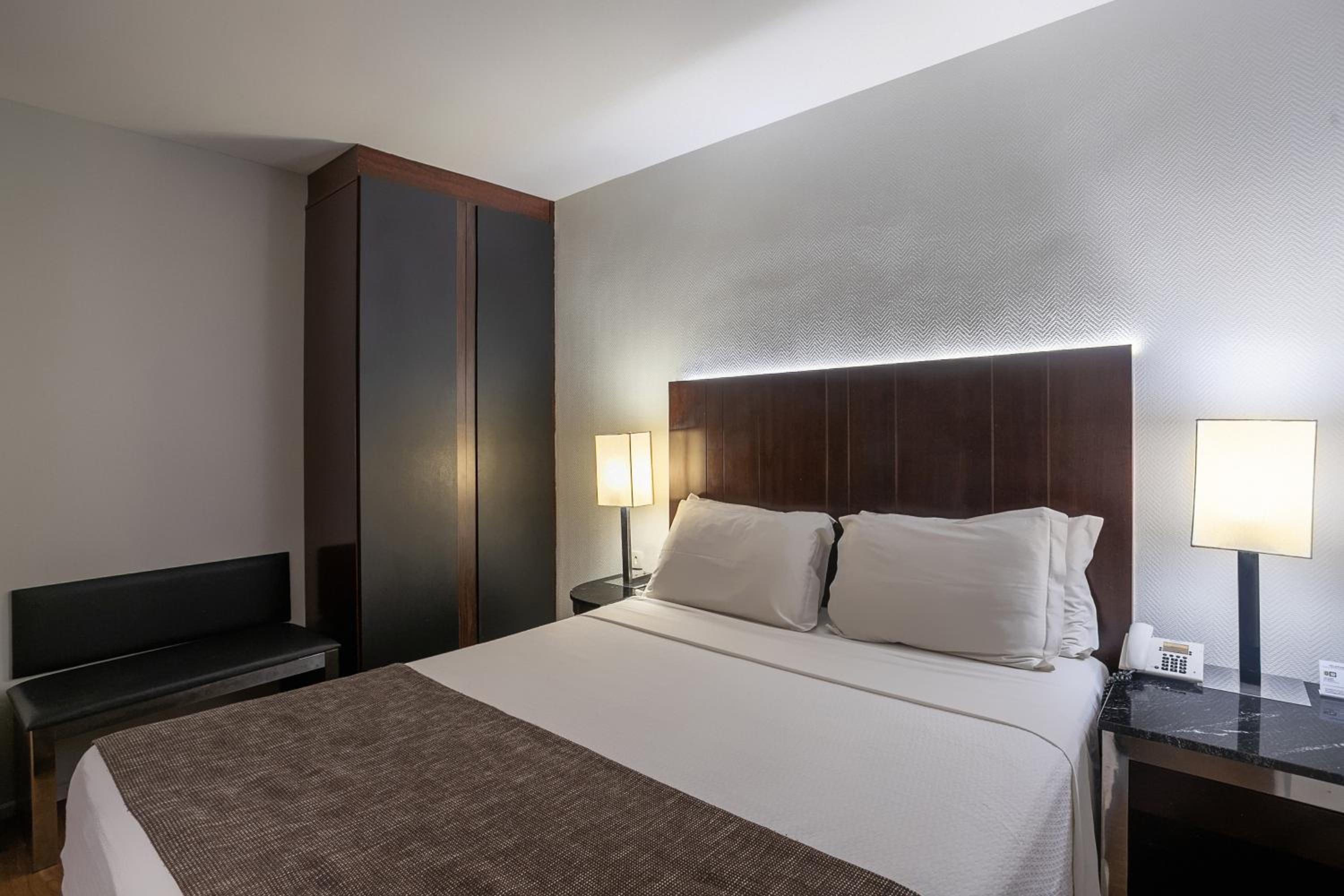 Standard Double Room - Photo 2