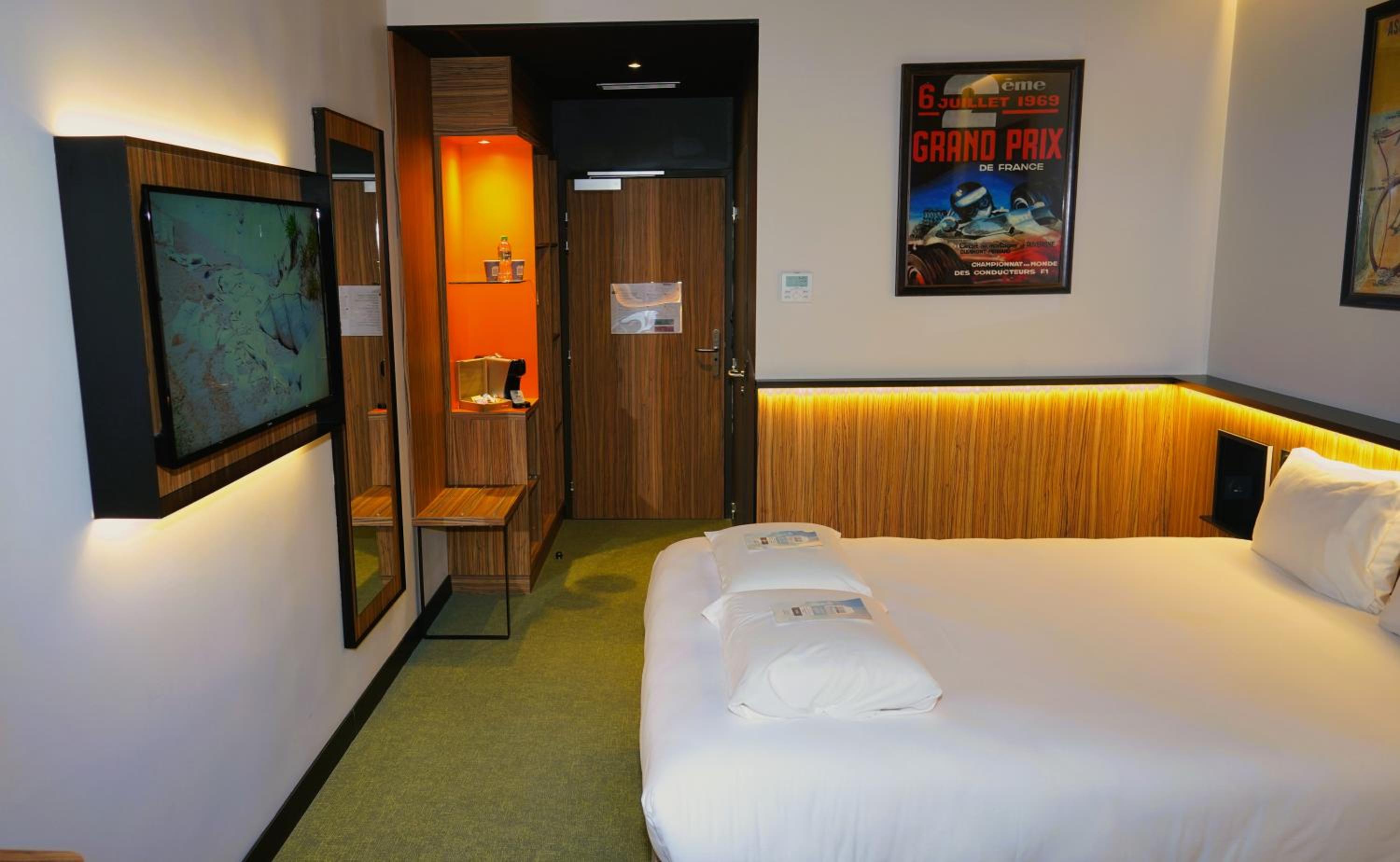Standard Double Room - Photo 14