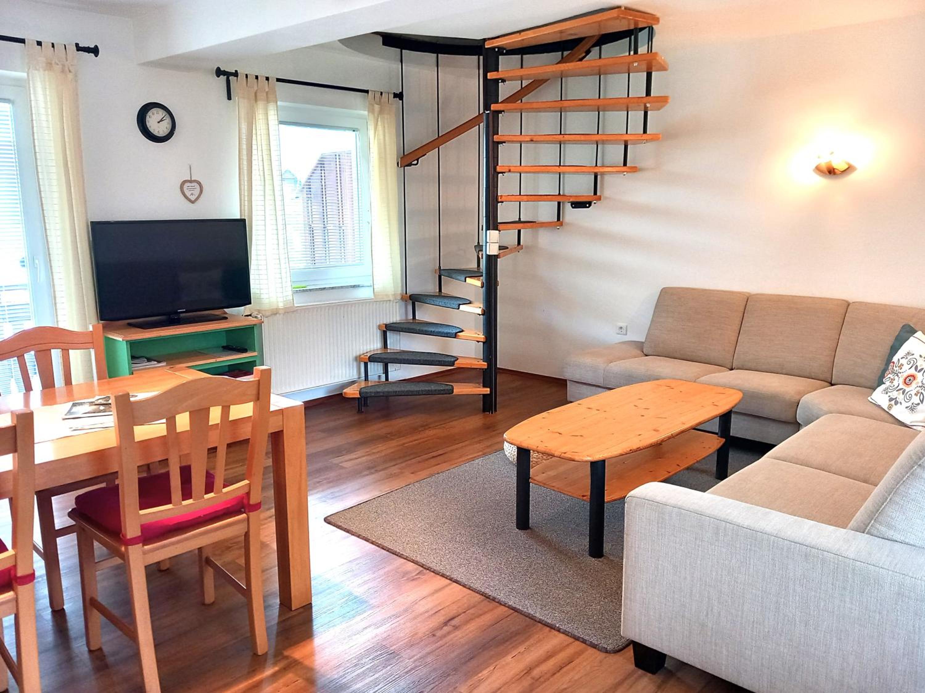 Three-Bedroom Apartment with Terrace photo 3