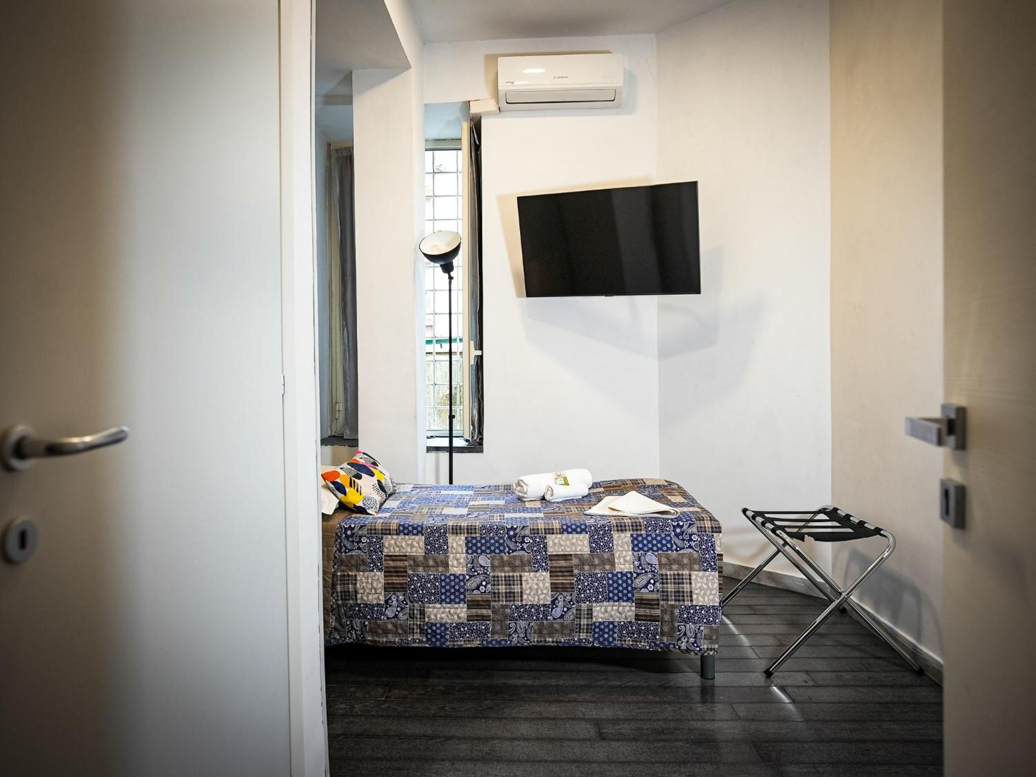 Single Room with Private Internal Bathroom
