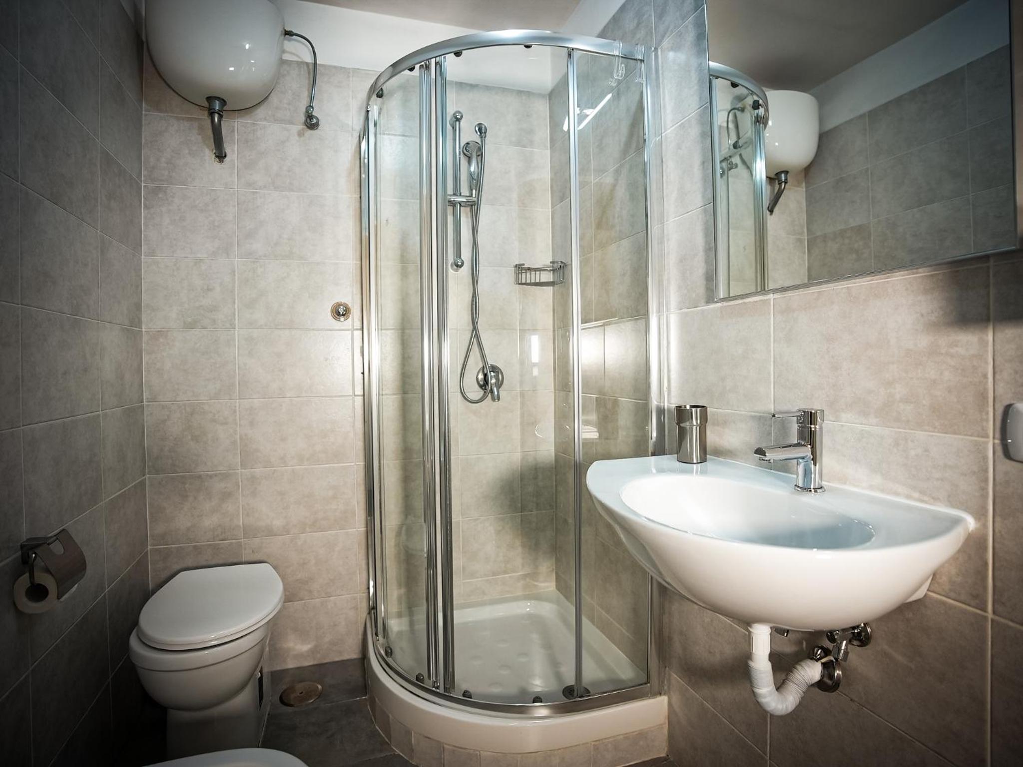 Single Room with Private Internal Bathroom photo 3