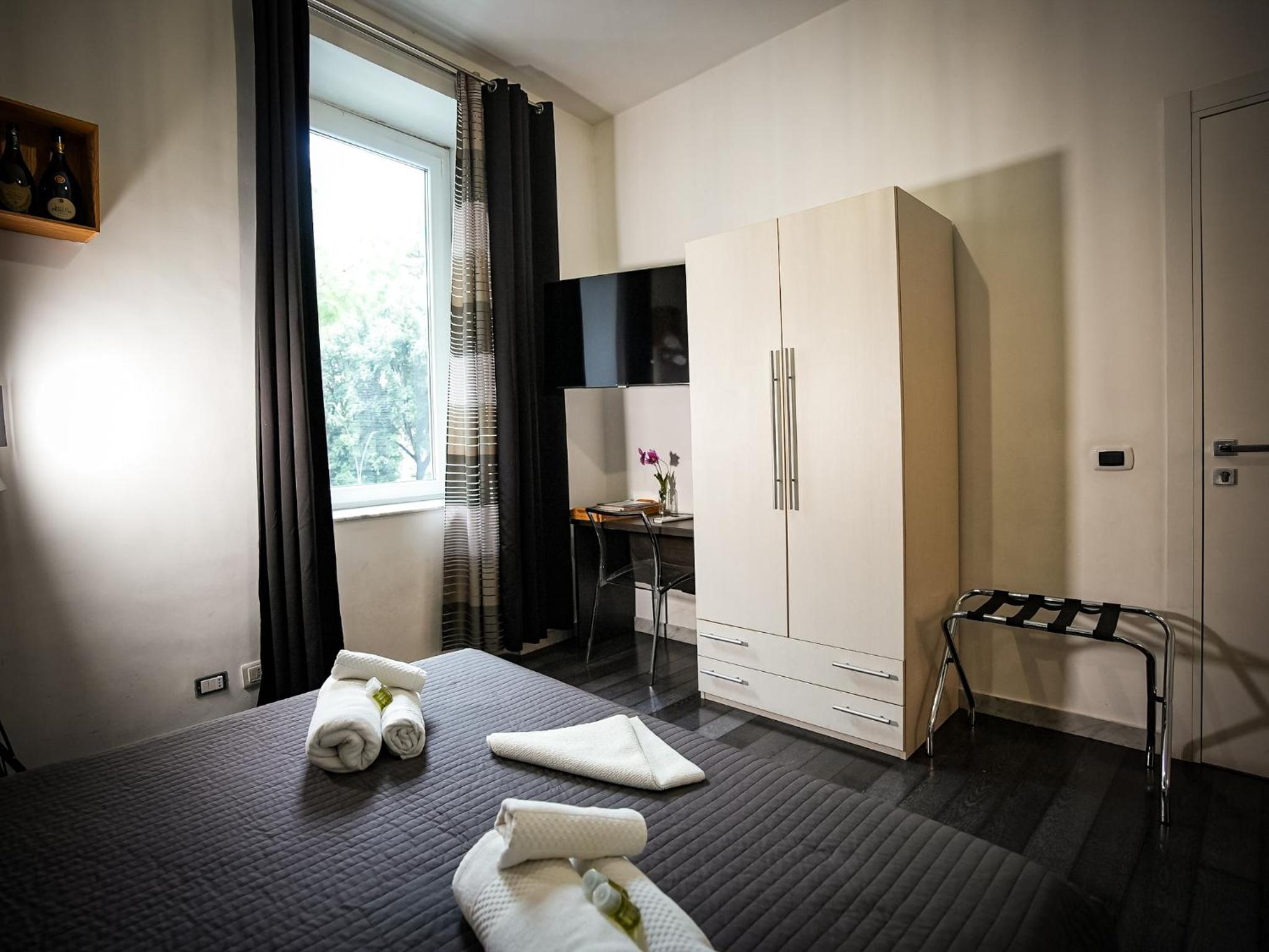 Double Room with Private Internal Bathroom photo 3
