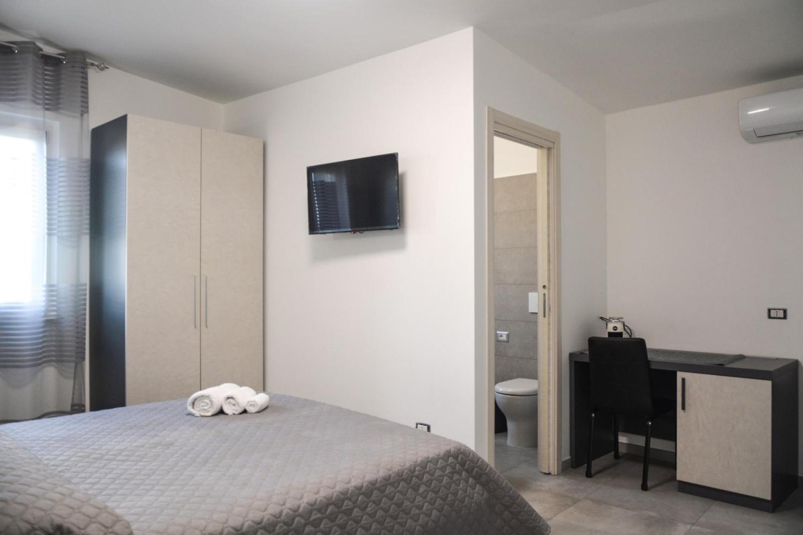 Quadruple Room with Private Bathroom