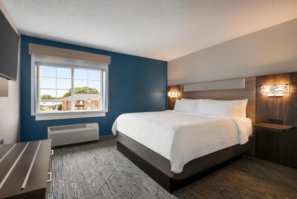 Standard King Room - Photo 6