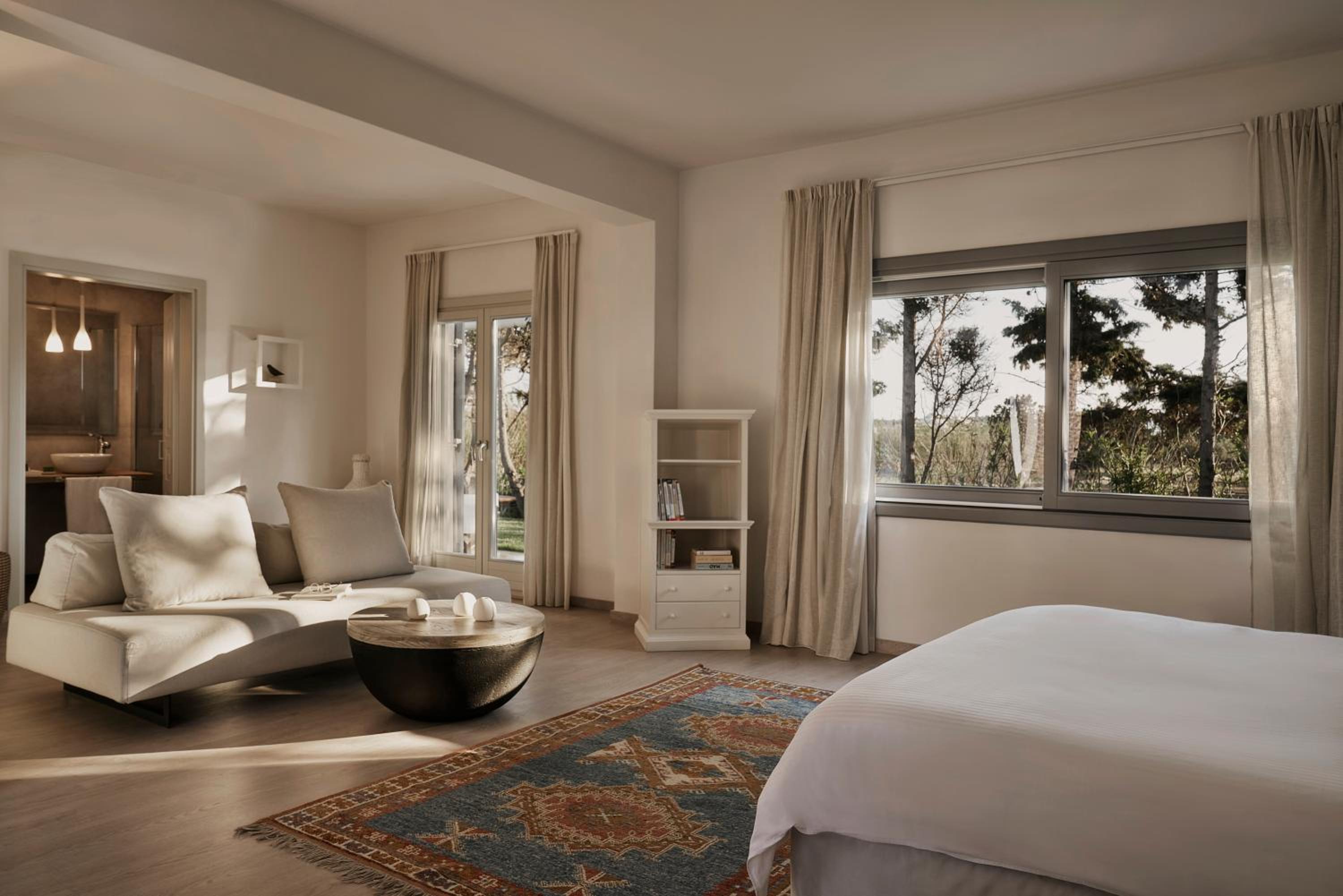 Experience Suite - Photo 1
